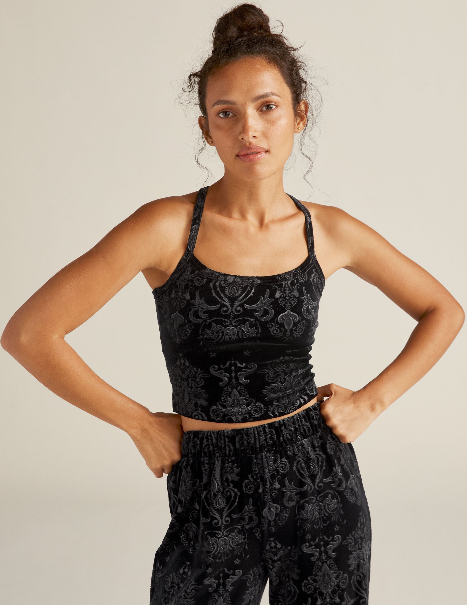  Beyond Yoga Women's Slim Racerback Cropped Tank : Clothing,  Shoes & Jewelry