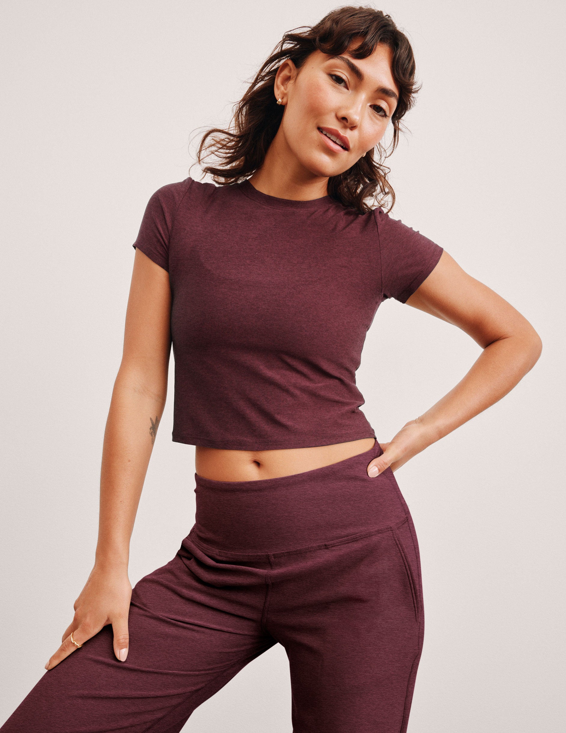 Featherweight Cropped Tee | Beyond Yoga