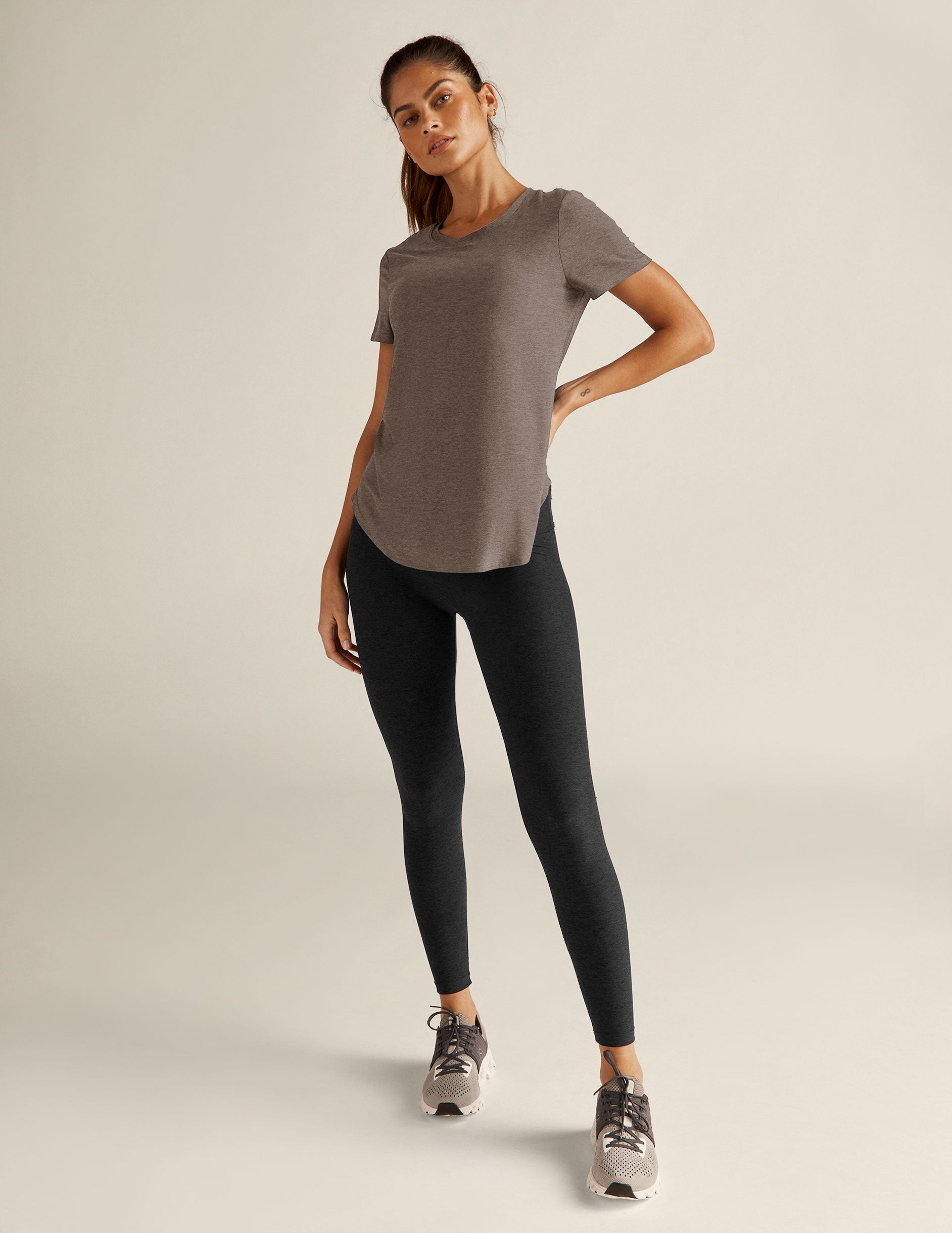 brown relaxed fit short sleeve scoop neck t-shirt.