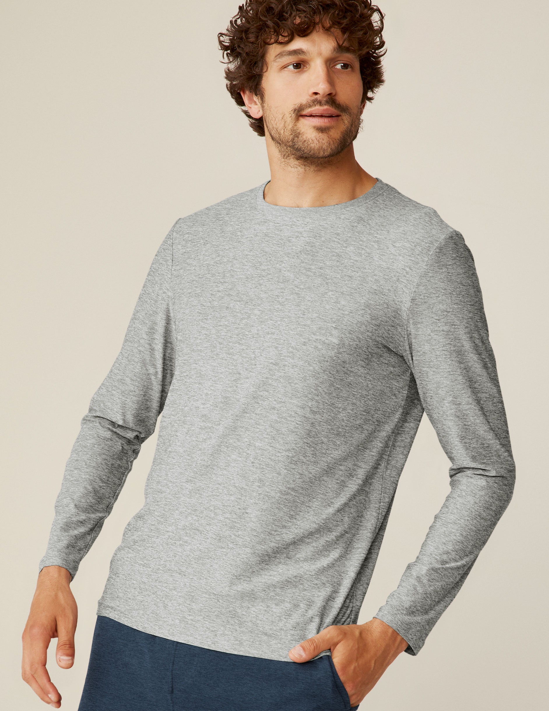 gray men's long sleeve top.