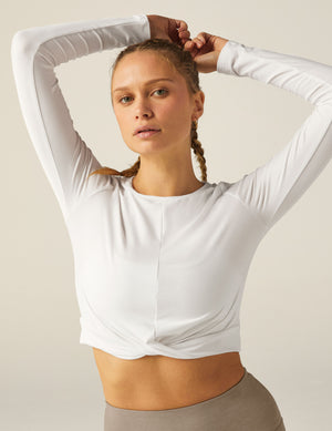 Featherweight Center Stage Cropped Long Sleeve Pullover