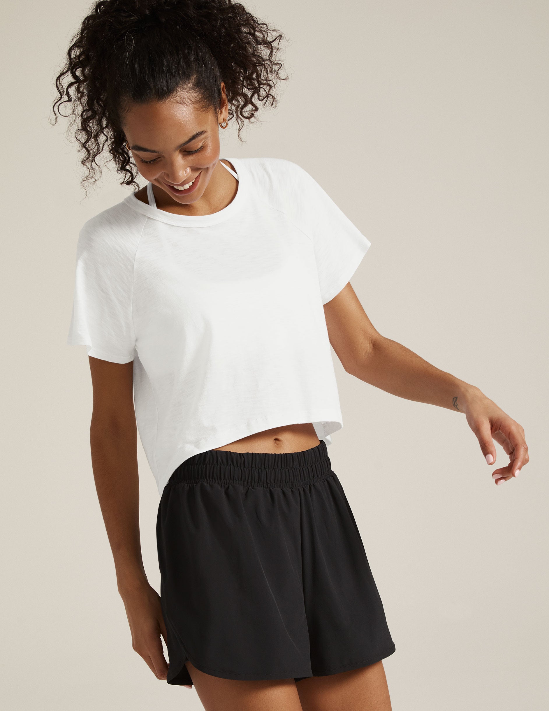 white short sleeve high low cropped tee