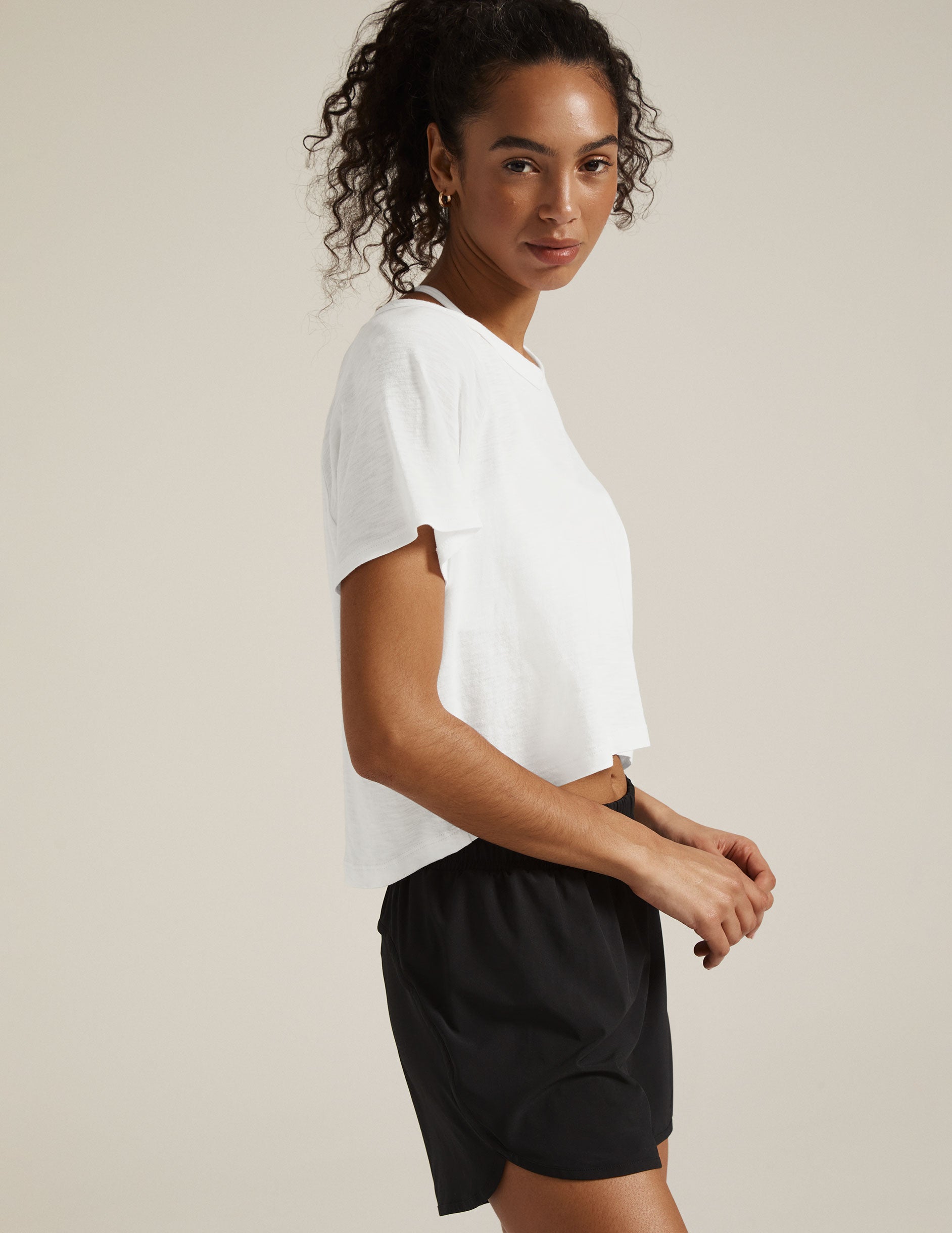 white short sleeve high low cropped tee