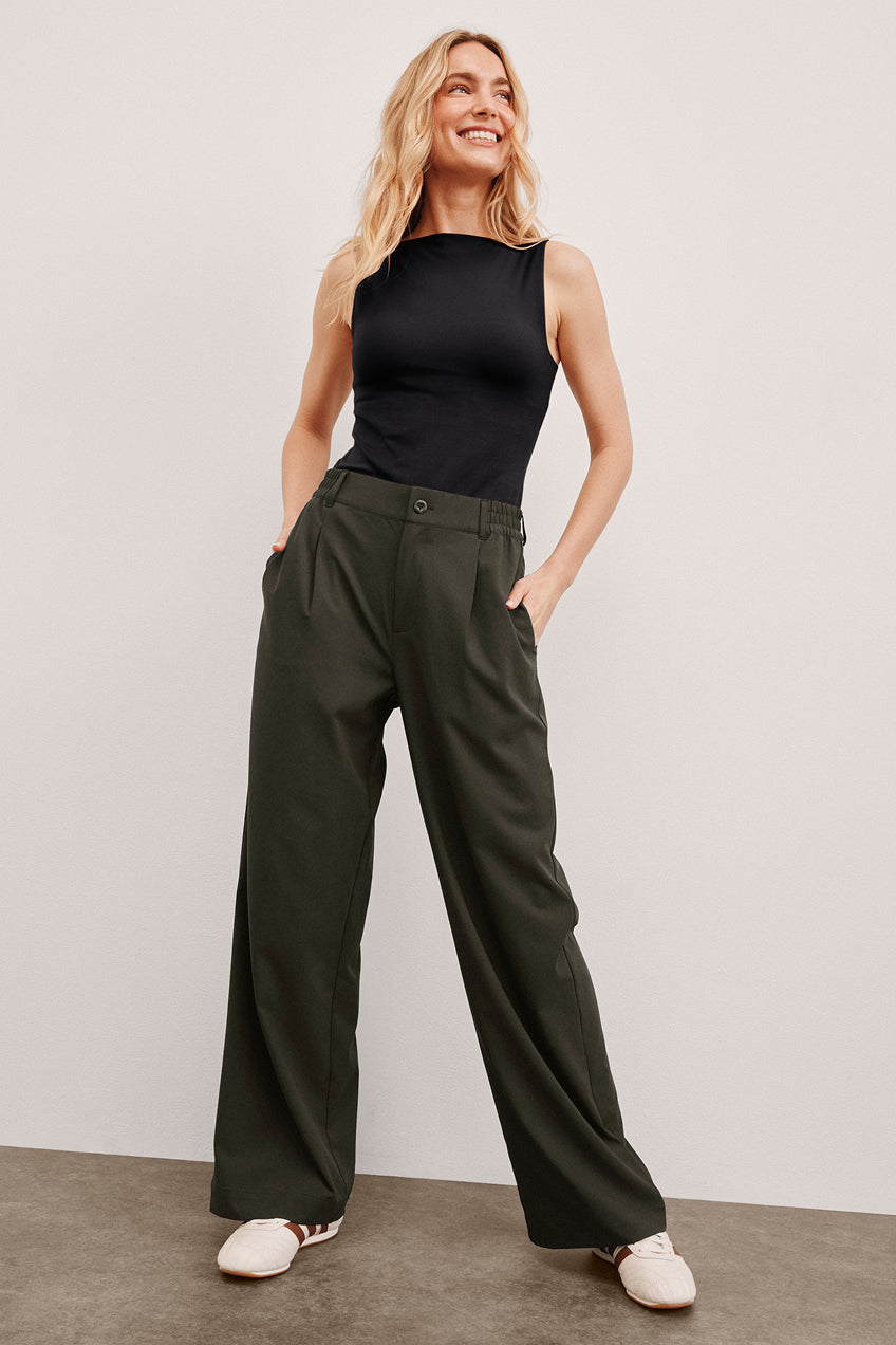 Workout Clothes, Yoga Outfits & Activewear Apparel for Women
