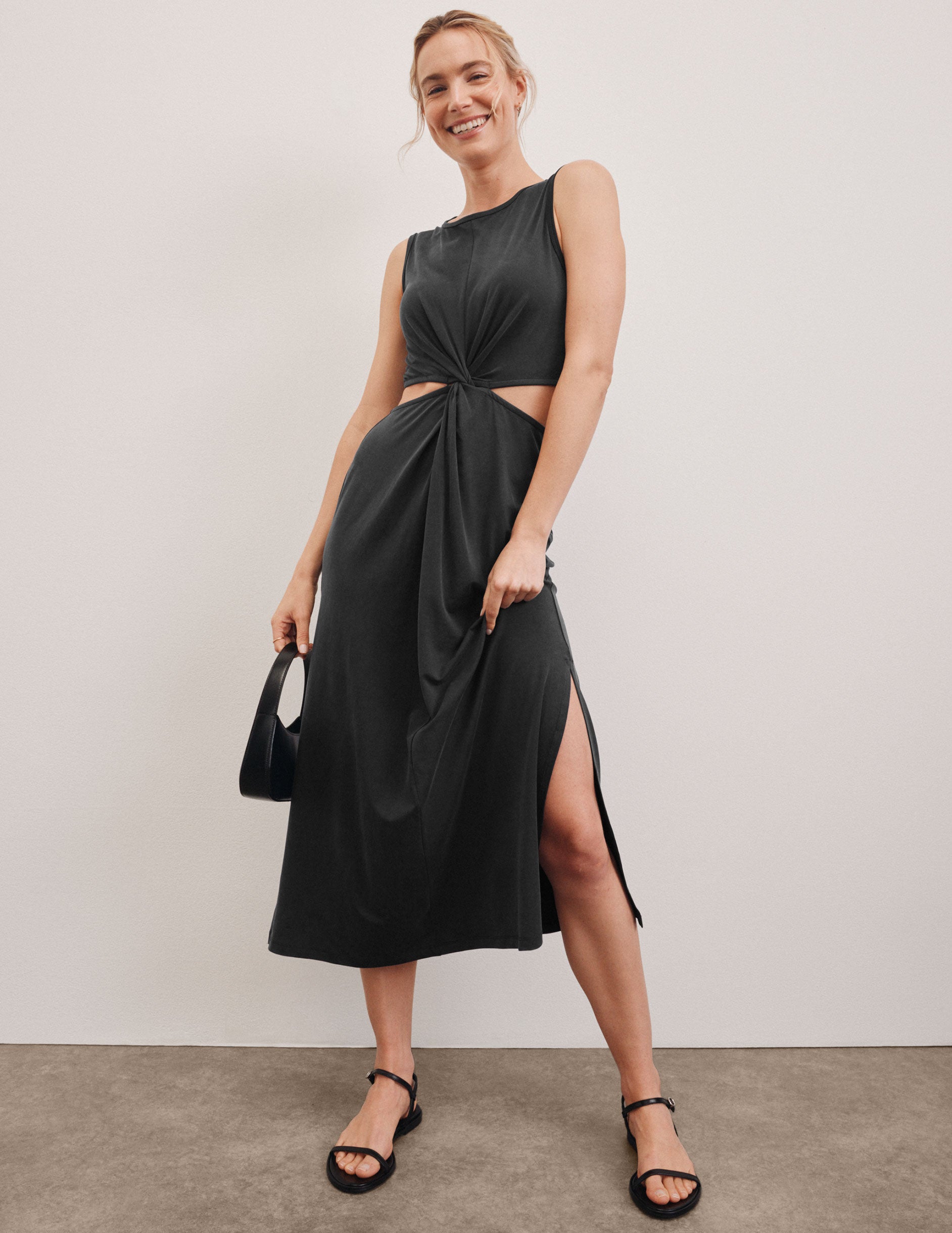 Beyond Yoga Around The World Front Twist Dress | Black / M Beyond Yoga Around The World Front Twist Dress | Black / M