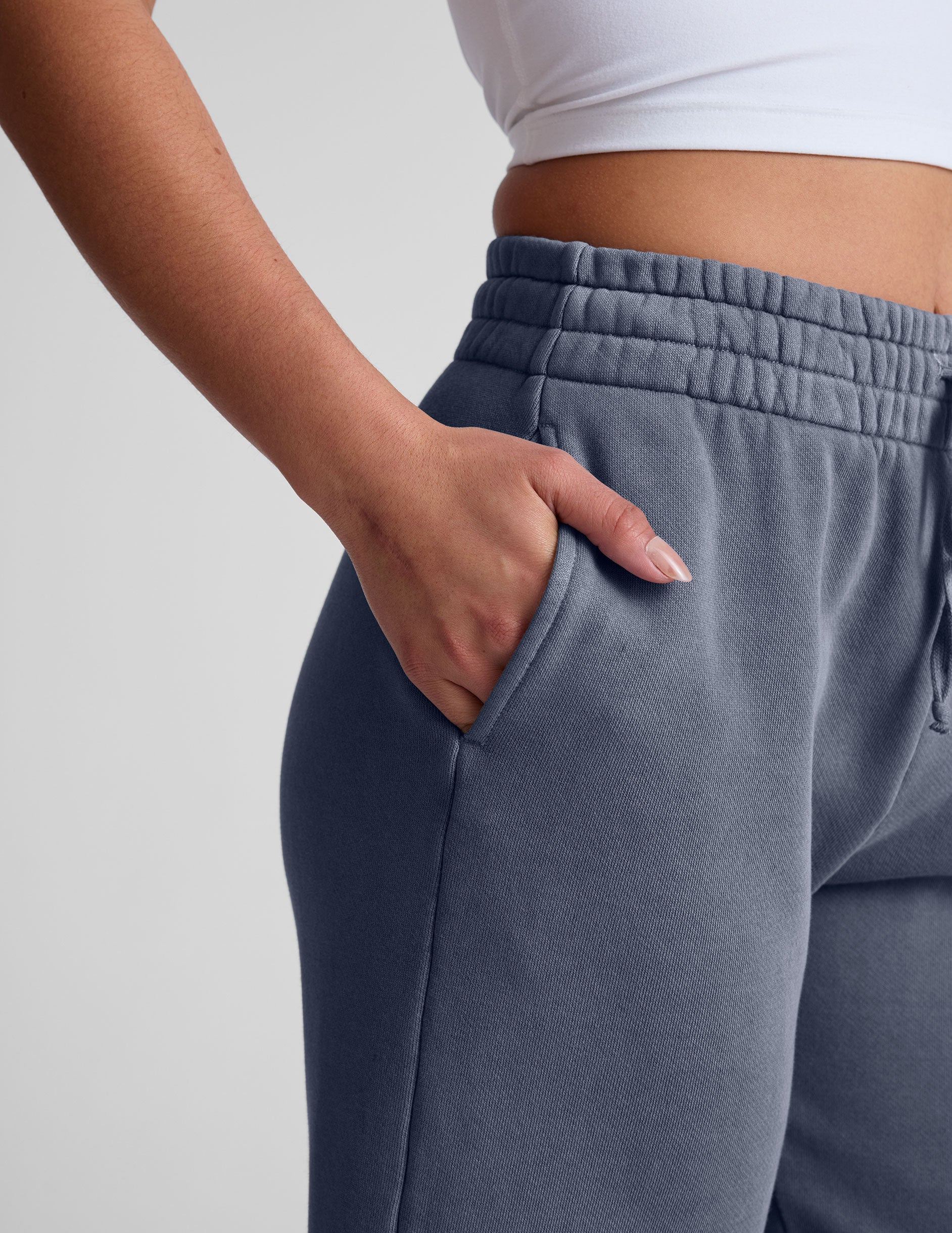 blue relaxed fit cropped wide leg pants. 