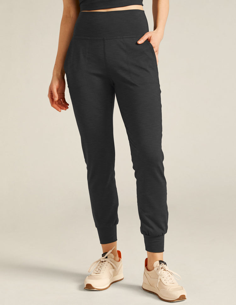 Heather Rib Midi Jogger | Beyond Yoga