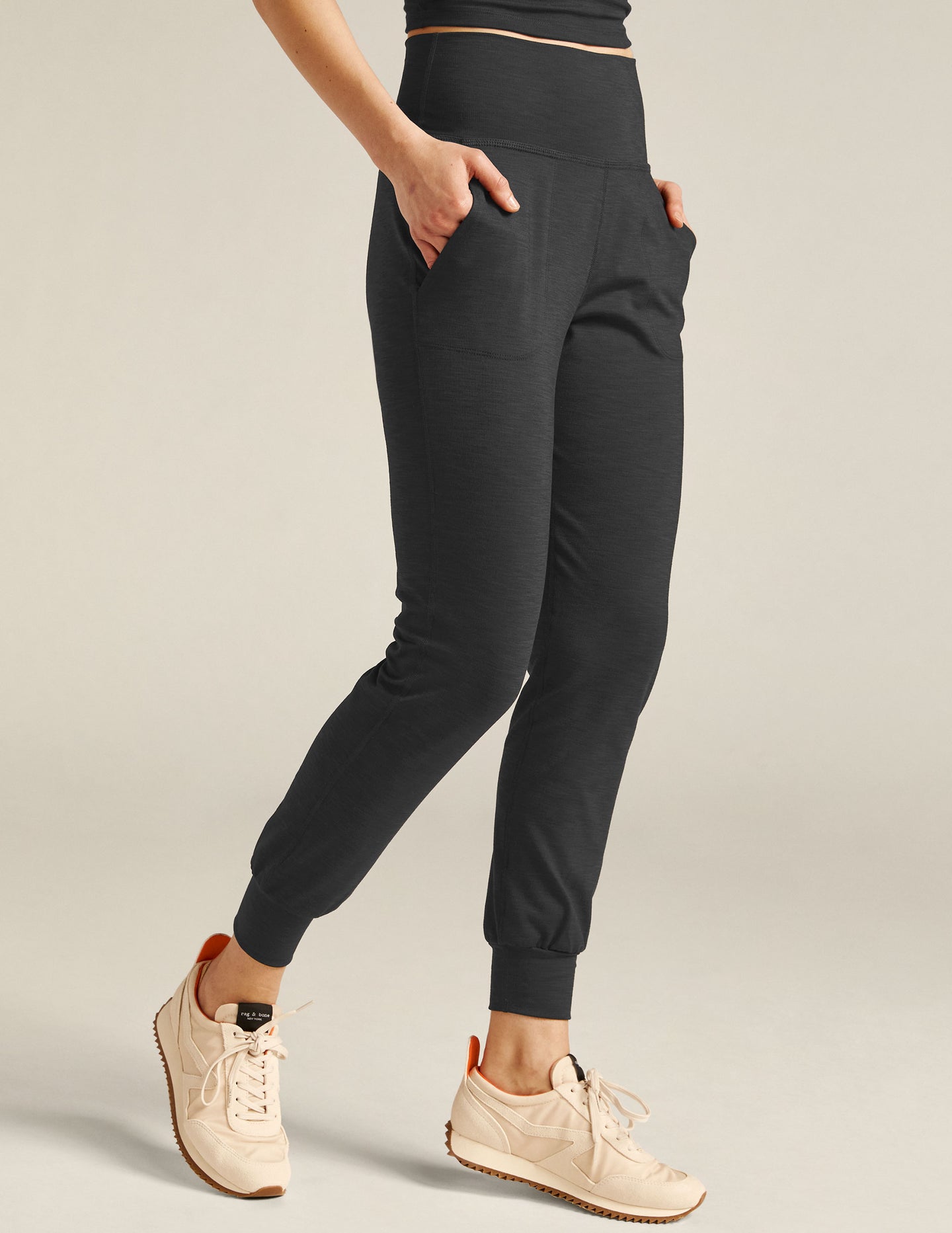 Heather Rib Midi Jogger | Beyond Yoga