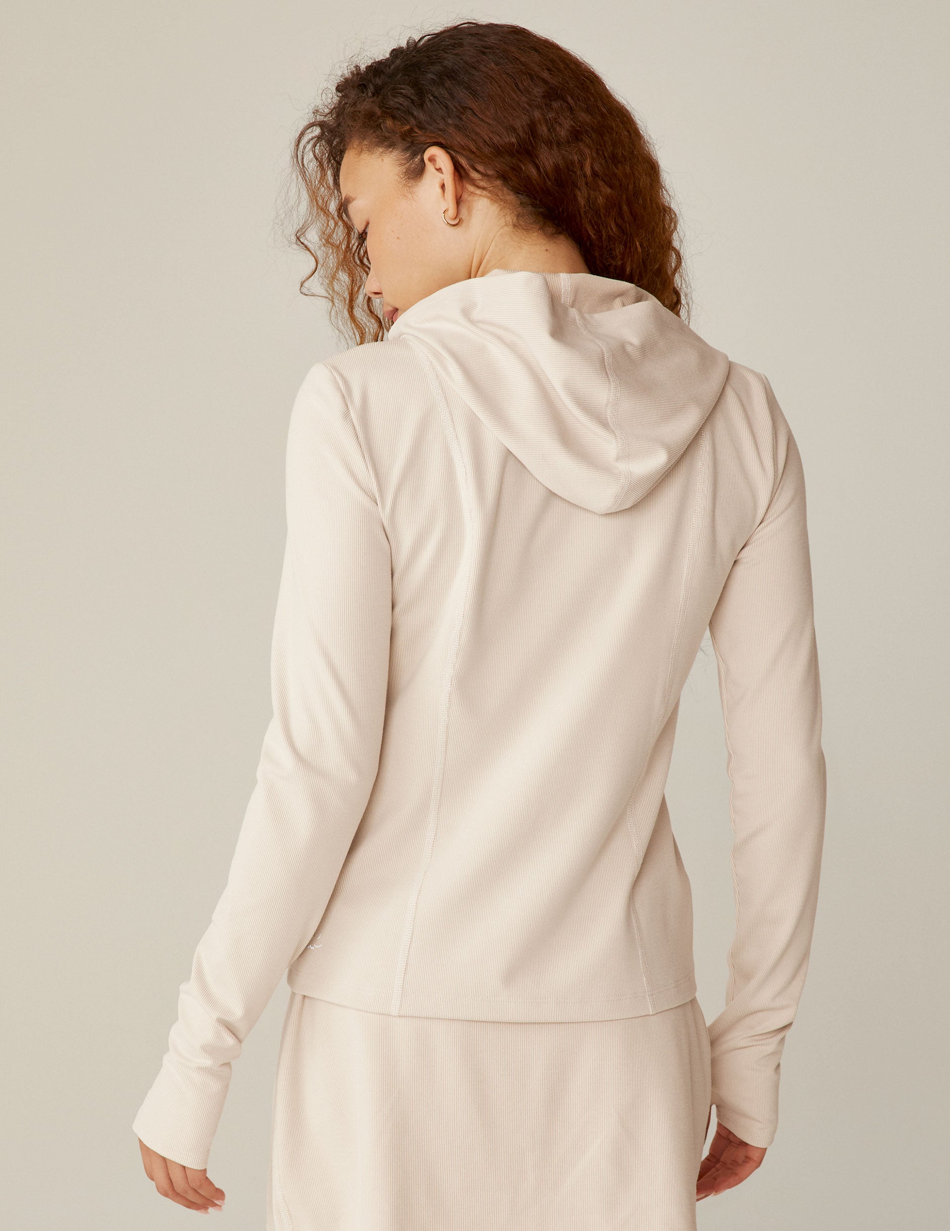 white heather rib zip-up hooded jacket with pockets. 