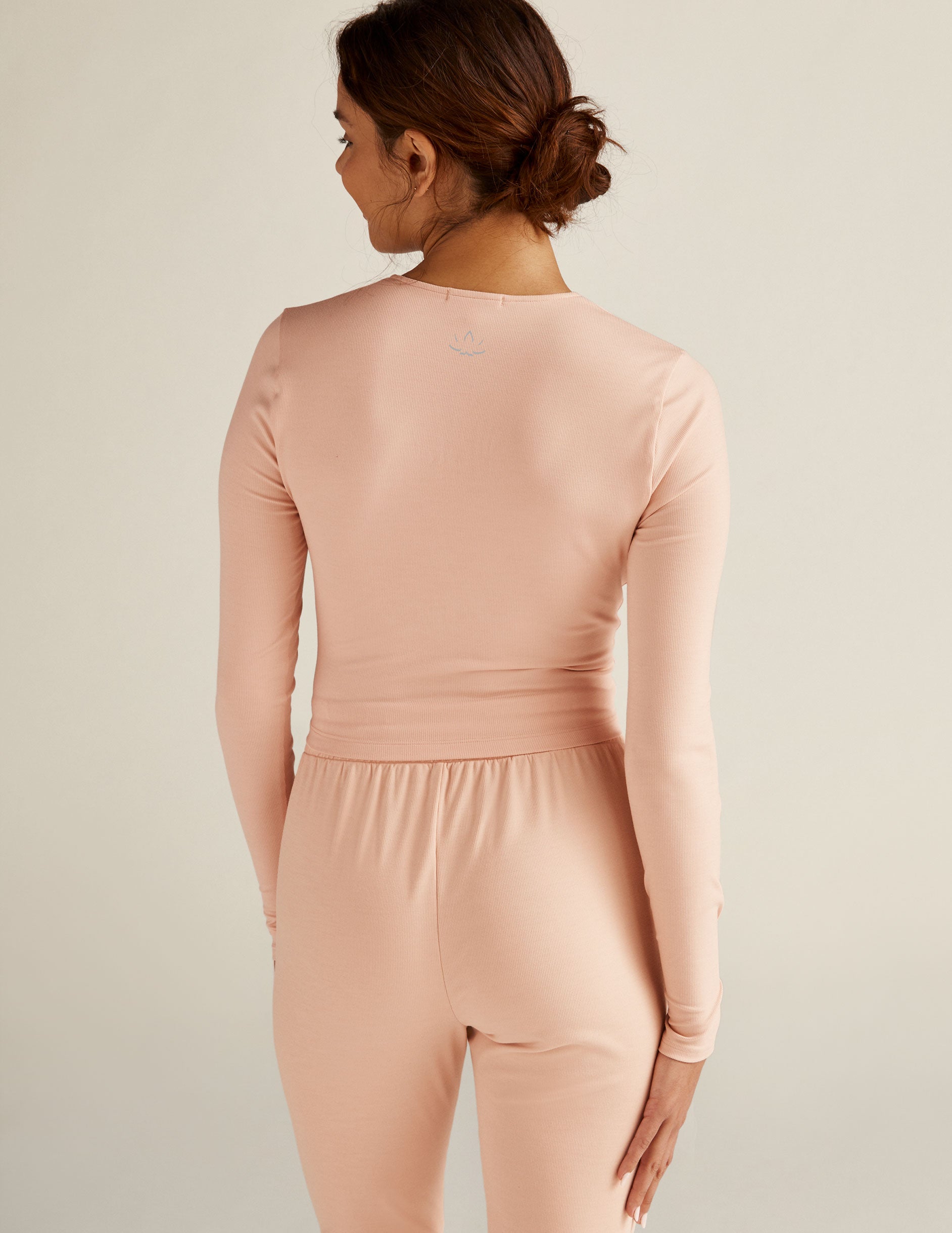 pink square neck long sleeve cropped pullover. 