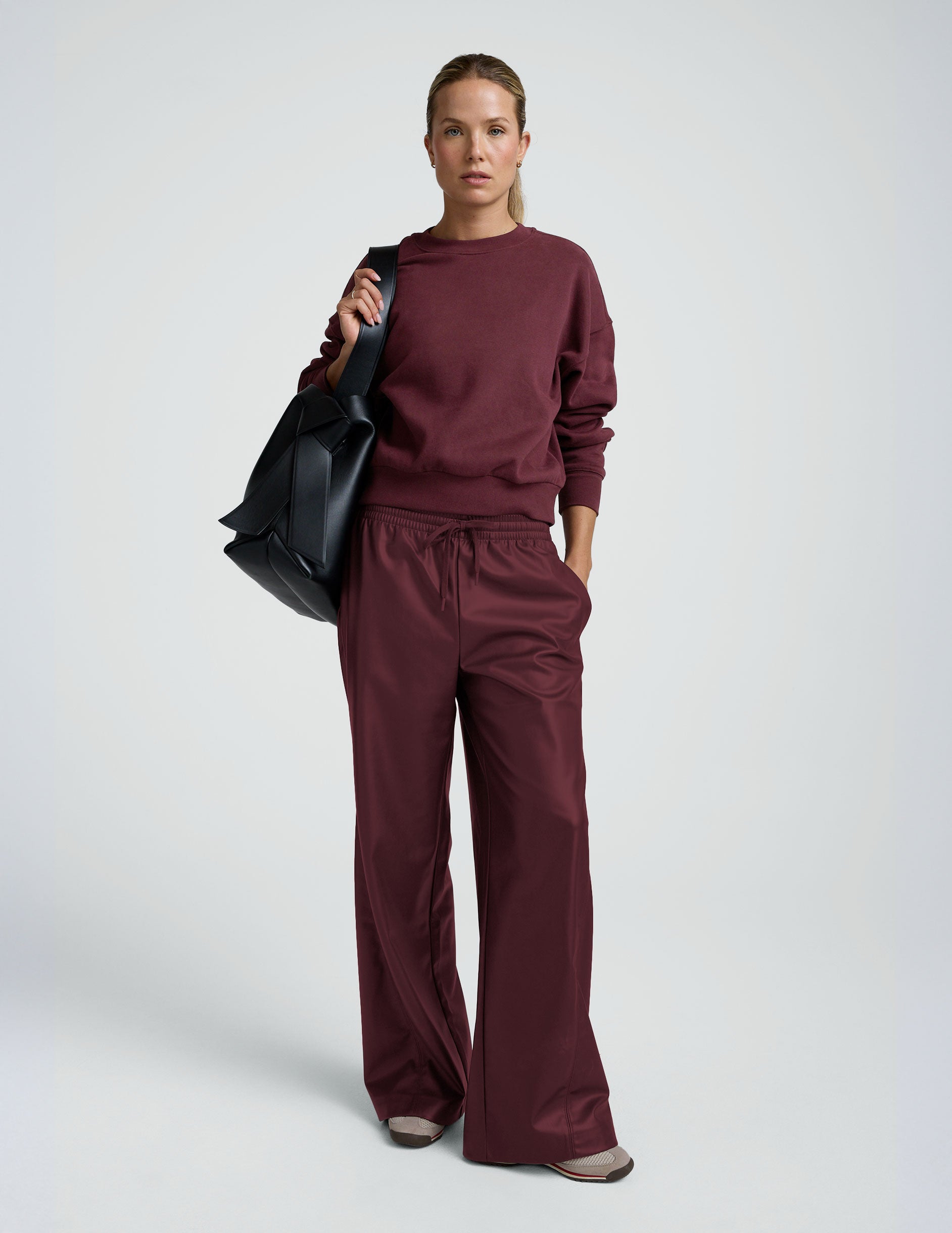 THE STRAIGHT スノーボードパンツ M E-BURGUNDY Faux Leather Wide Leg Drawstring Pants - Dark Cherry | Beyond Yoga