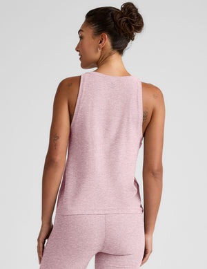 pink scoop neck loose-fitting tank top. 