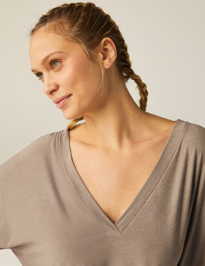 brown v-neck oversized sleep t-shirt. 