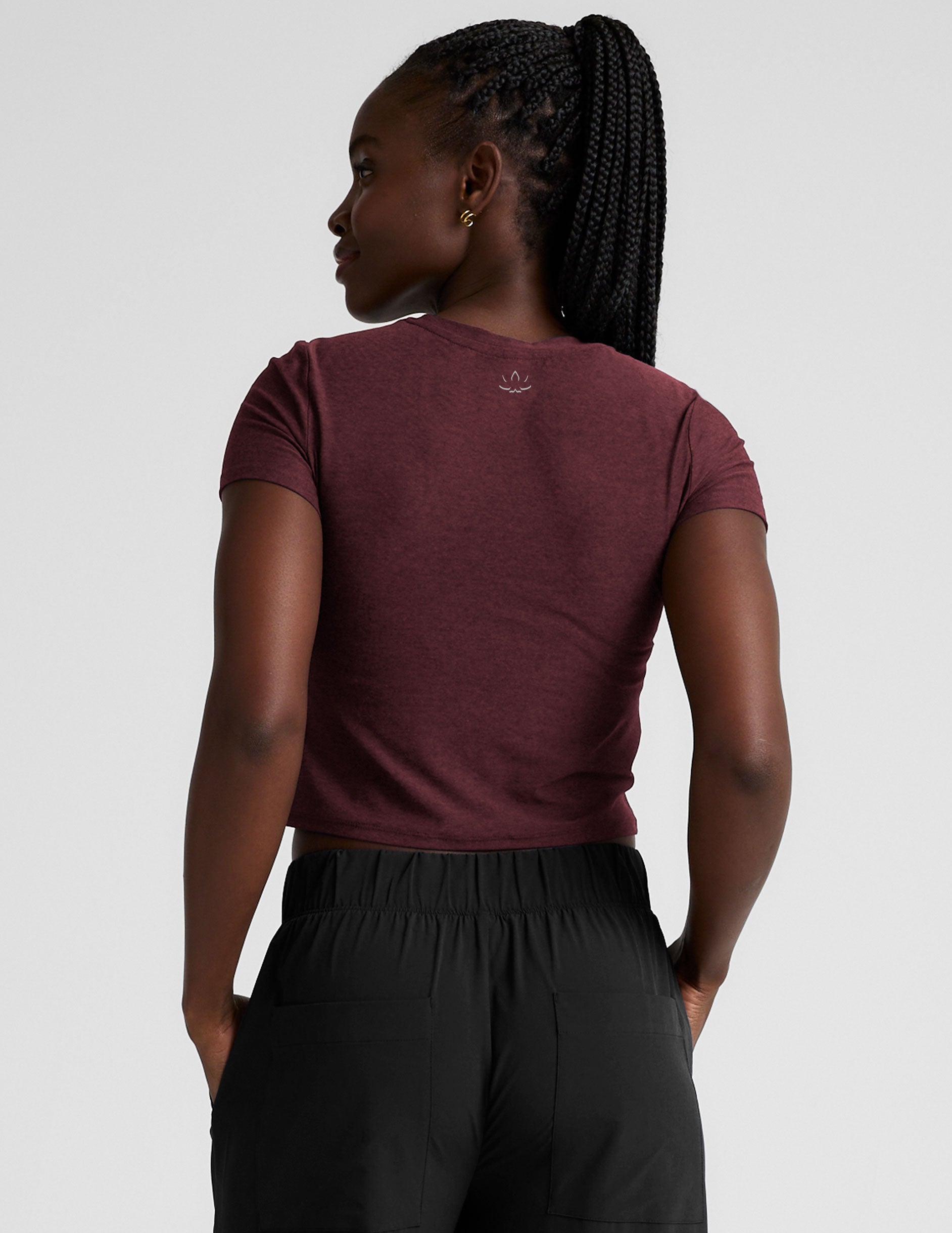 Featherweight Cropped Tee | Beyond Yoga