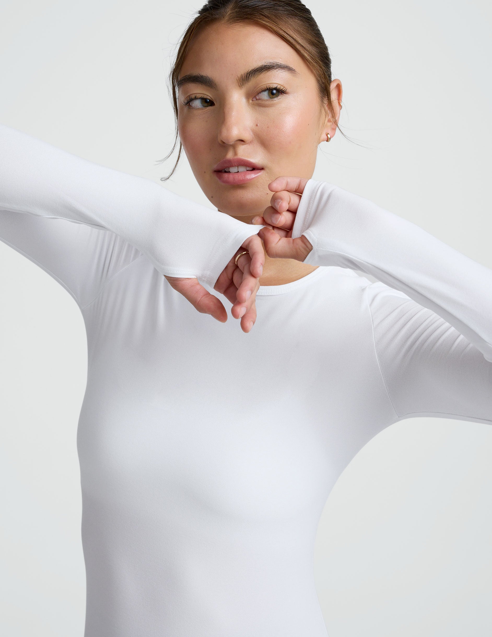 (取寄) ビヨンドヨガ レディース フェザーウェイト クラシック クルー プルオーバー Beyond Yoga women Beyond Yoga Featherweight Classic Crew Pullover Cloud White Featherweight Classic Crew Pullover | Beyond Yoga
