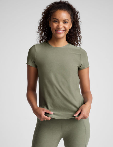 Featherweight On The Down Low Tee | Beyond Yoga