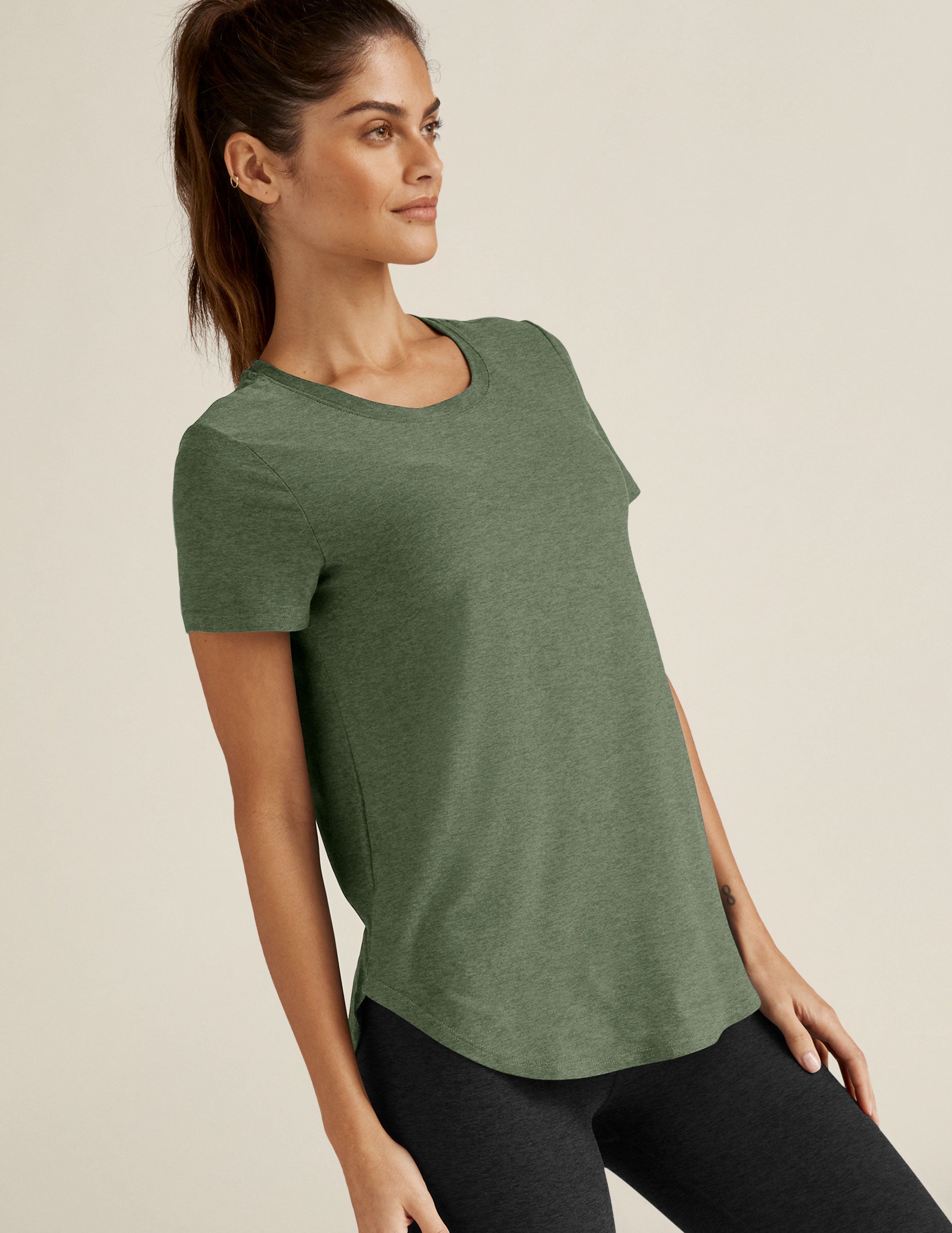 green scoop neck short sleeve t-shirt.