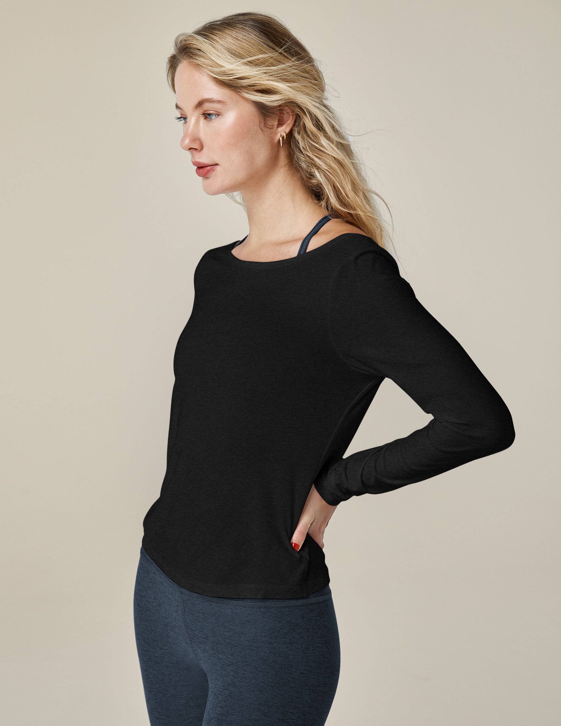 Featherweight Shoulder It Pullover | Beyond Yoga