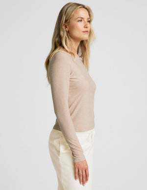 Featherweight Shoulder It Pullover