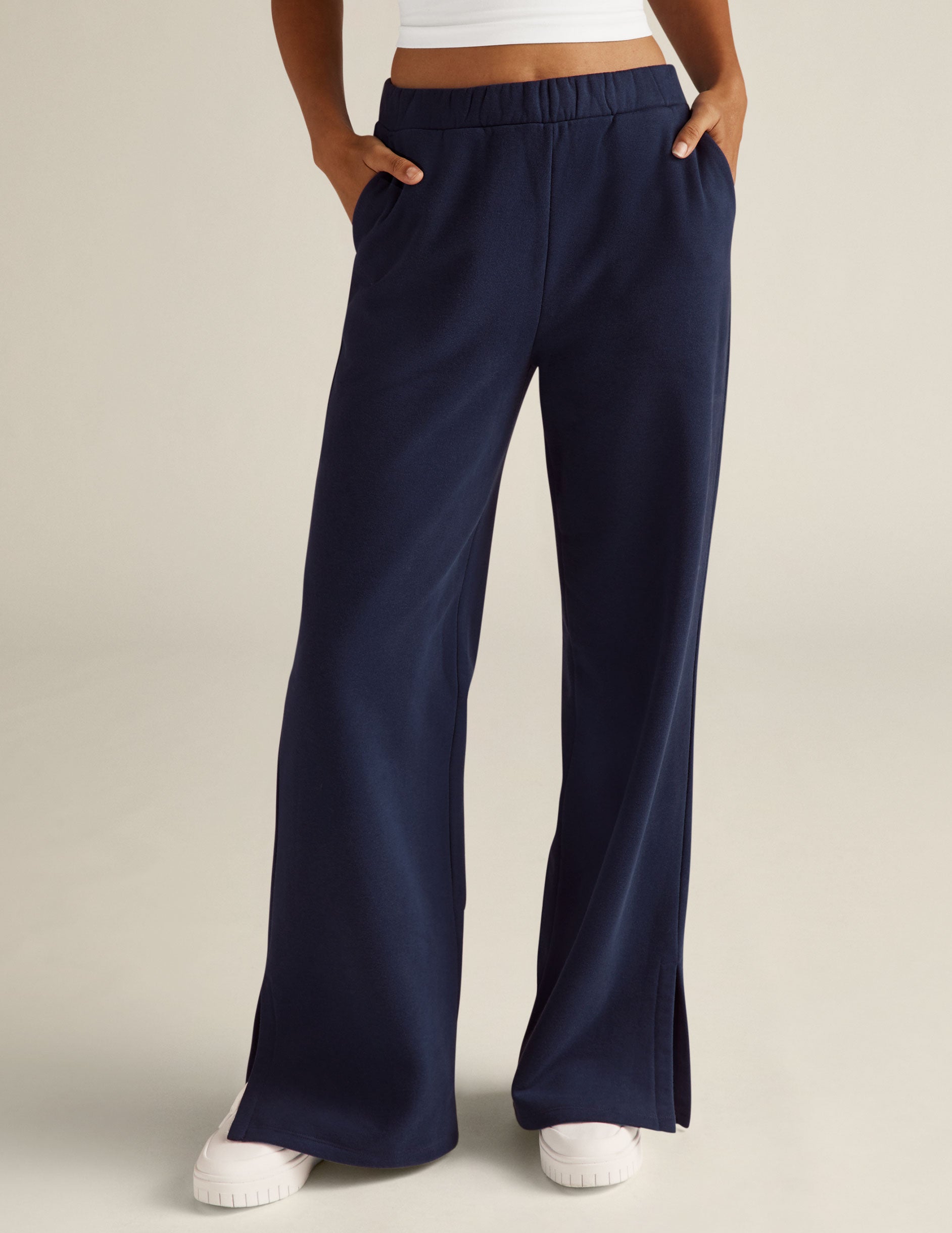 Open Ended Mid Rise Wide Leg Pant