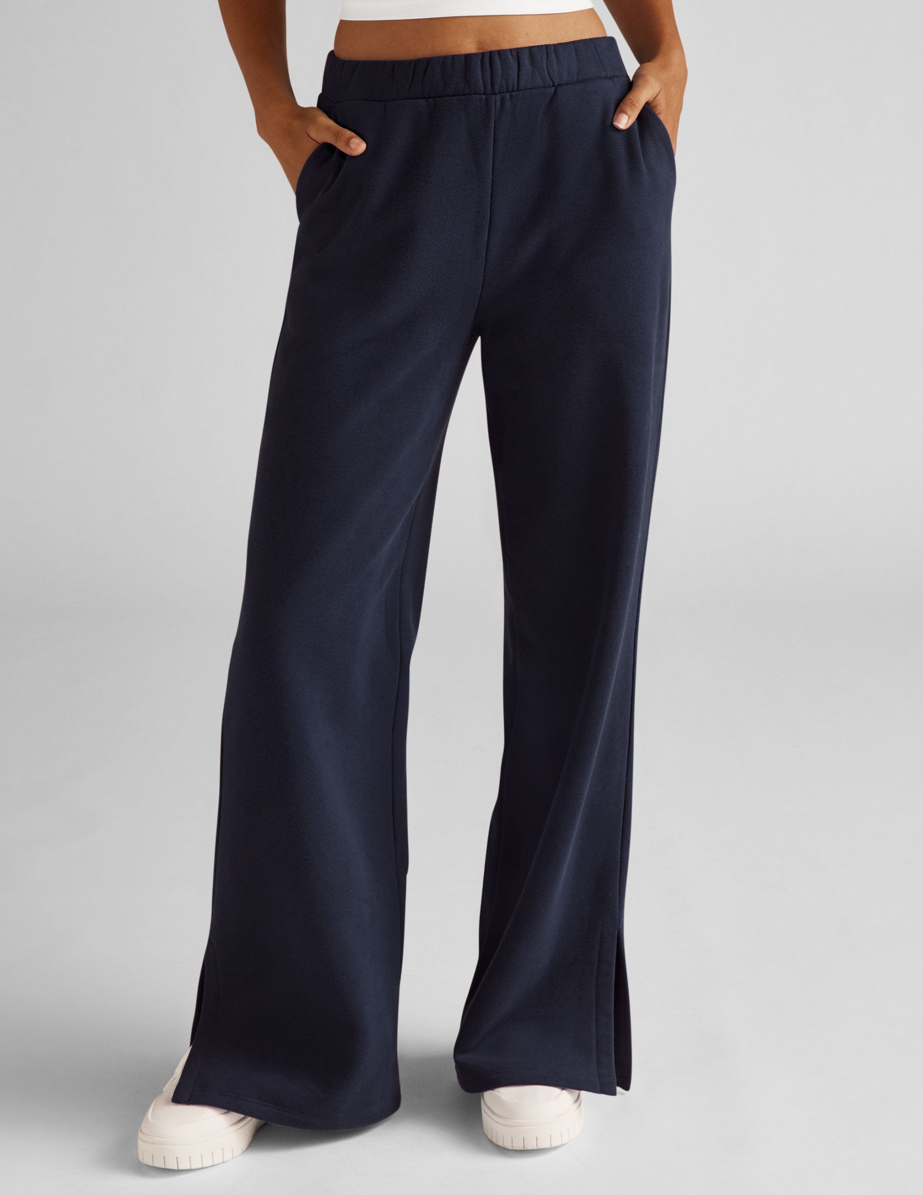 Open Ended Mid Rise Wide Leg Pant