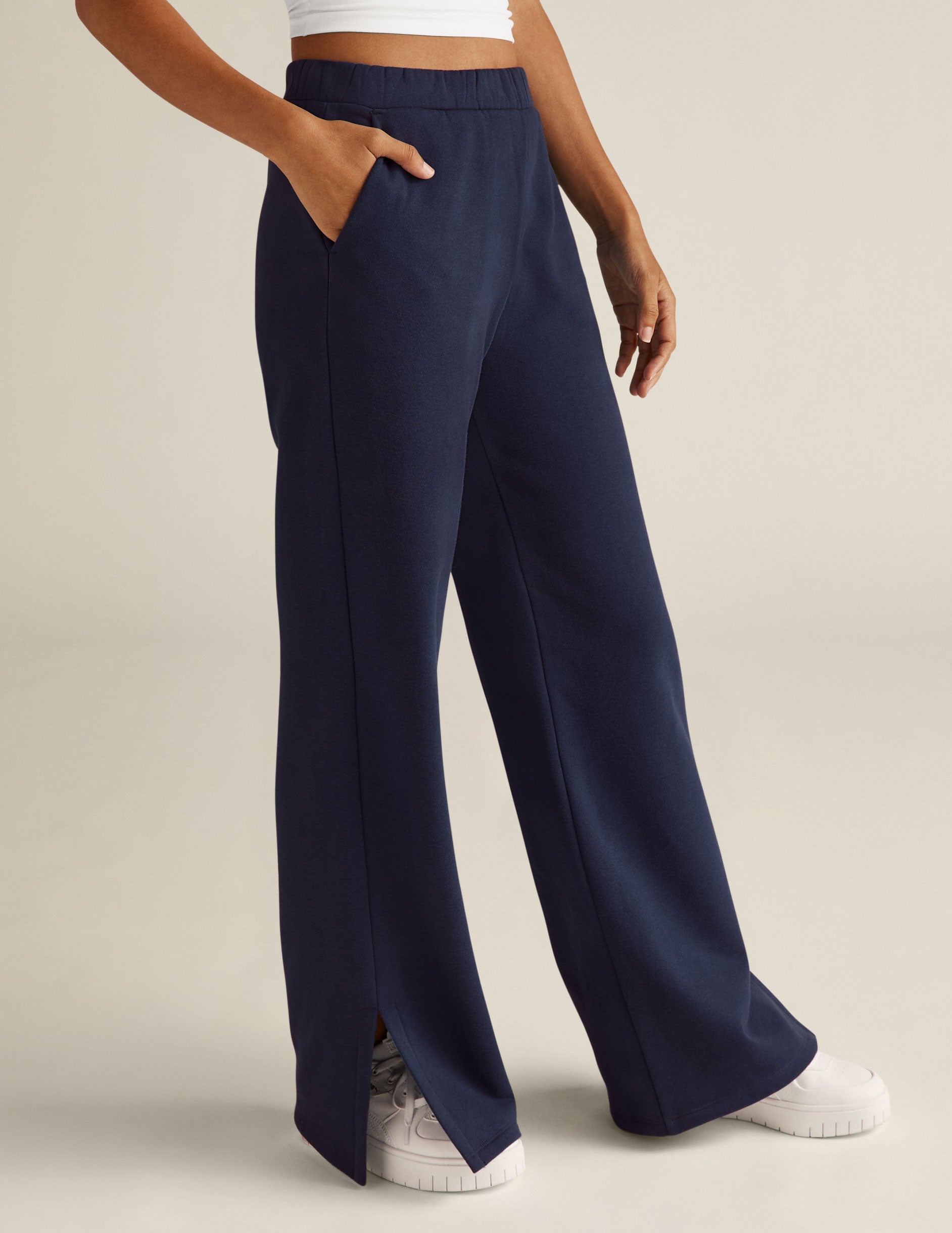 Open Ended Mid Rise Wide Leg Pant