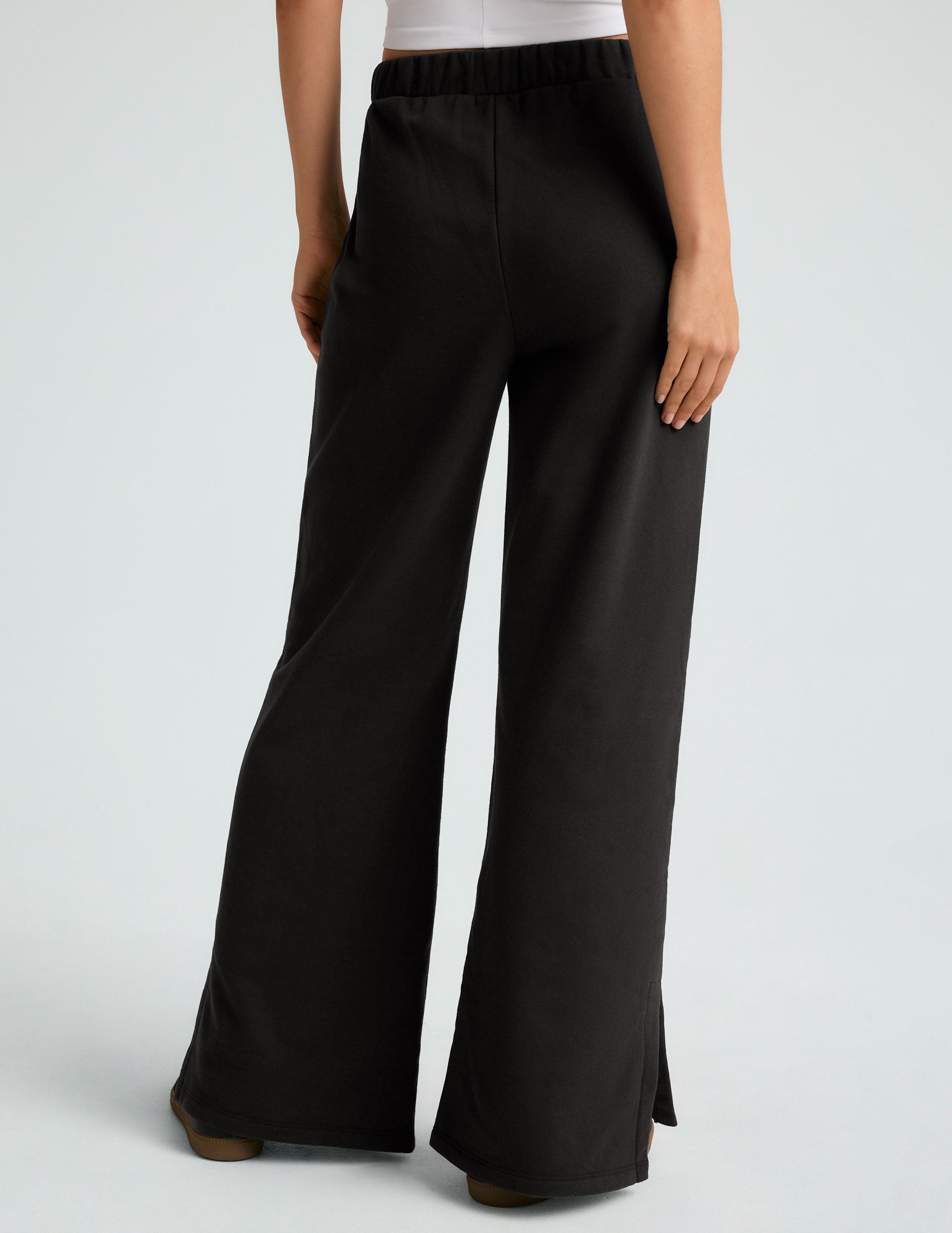 Open Ended Mid Rise Wide Leg Pant