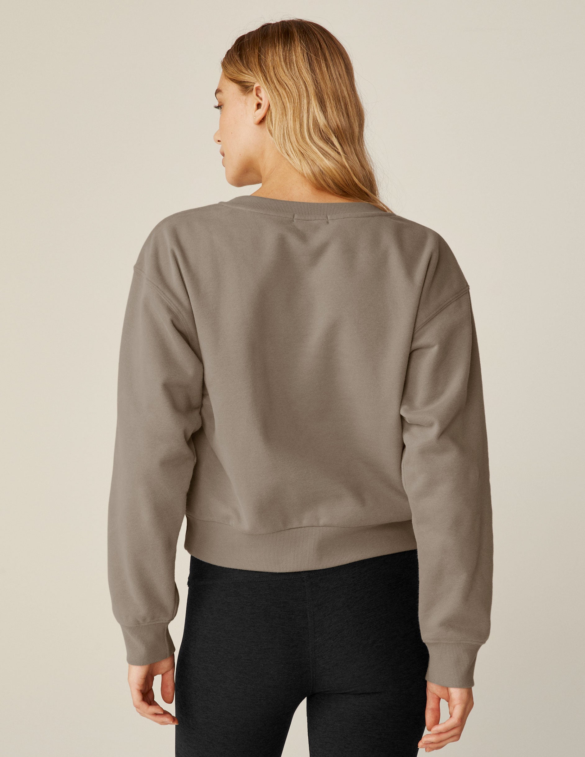 brown crew neck long sleeve pullover. 