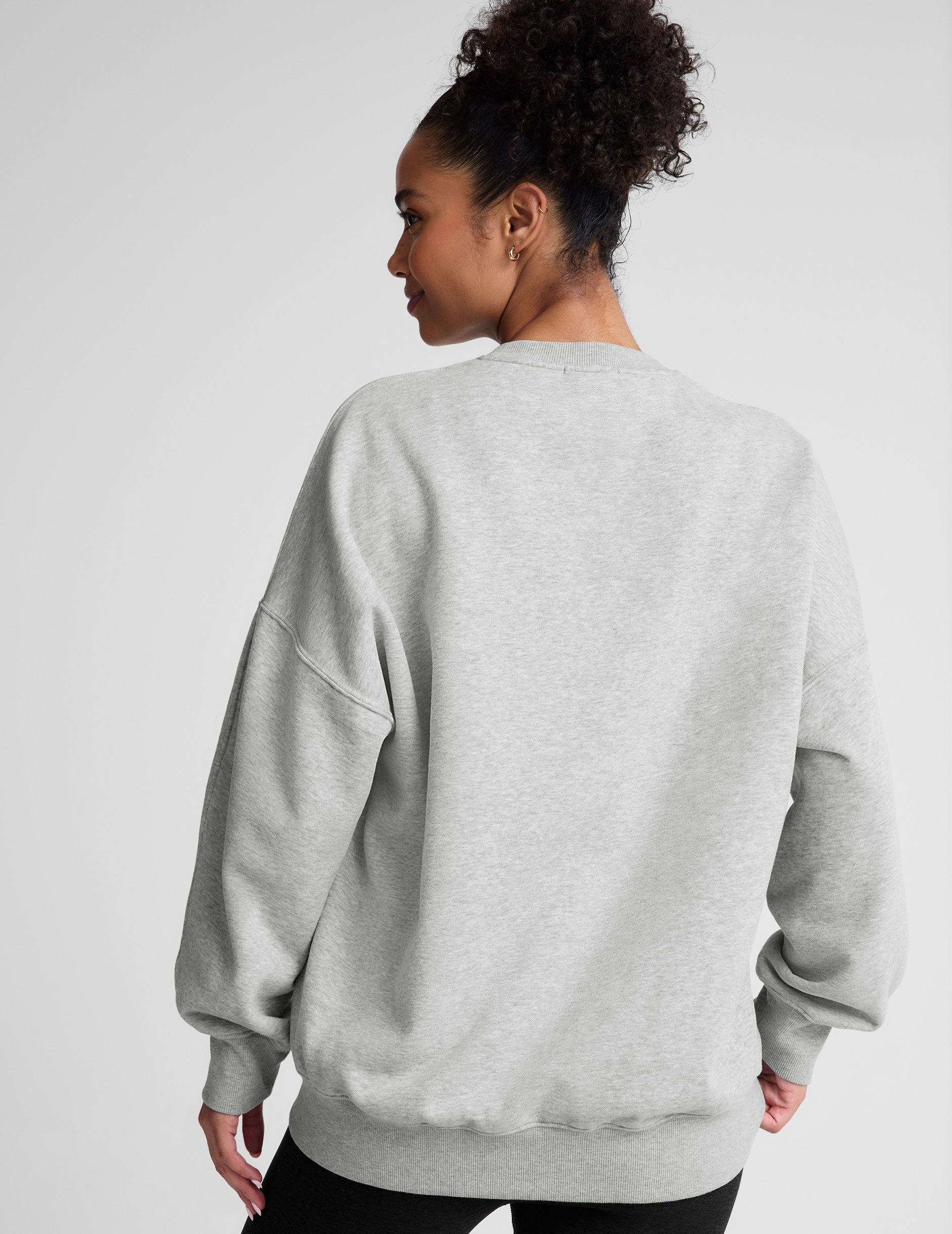 grey crewneck oversized sweatshirt. 