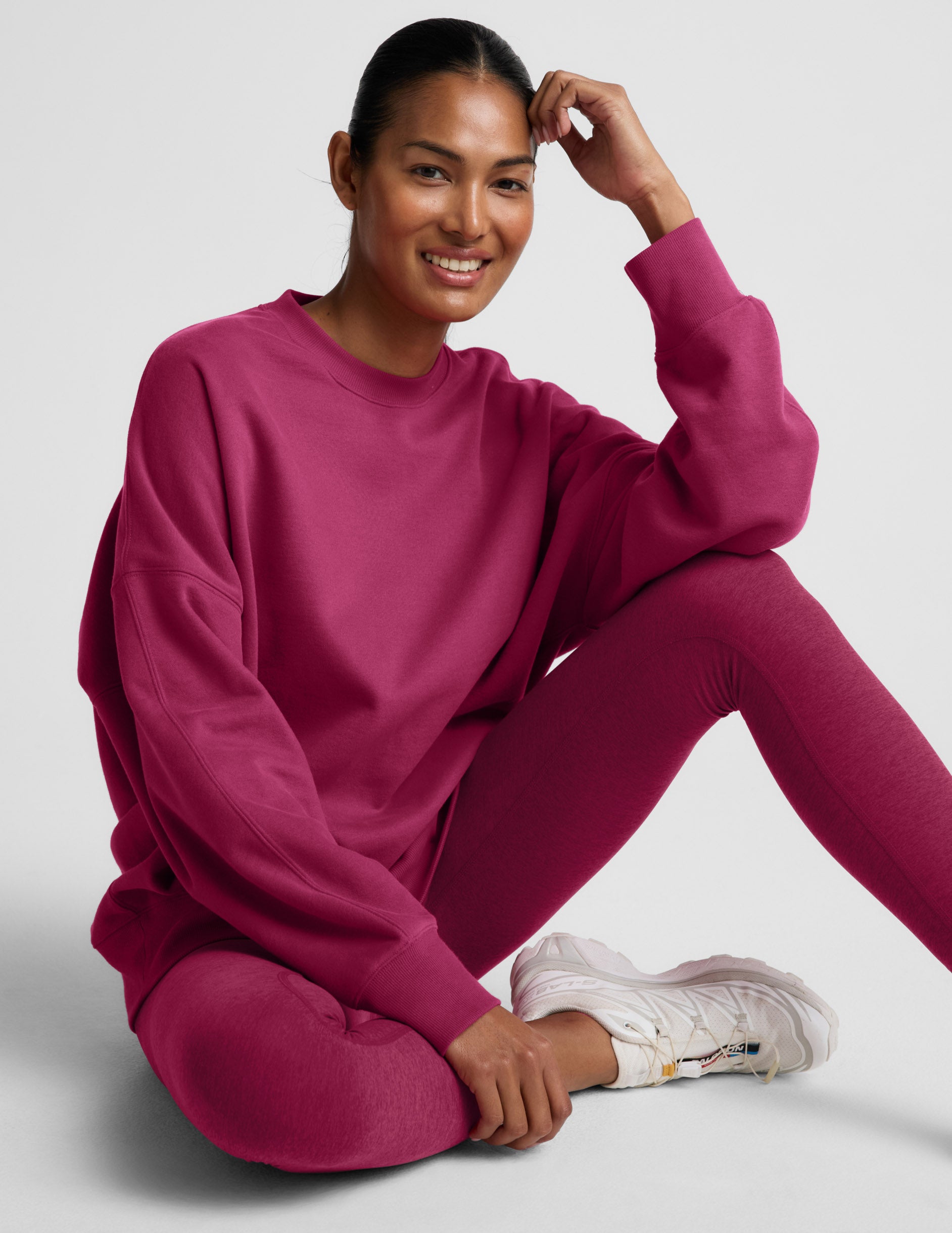 アンドワング スウェット LuxeFleece Oversized Sweatshirt | Beyond Yoga