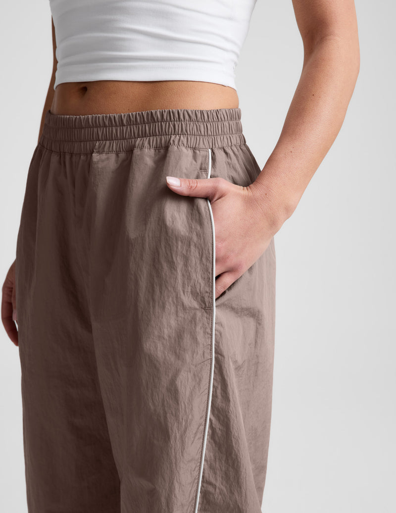 Limitless Mid-Rise Barrel Leg Pant