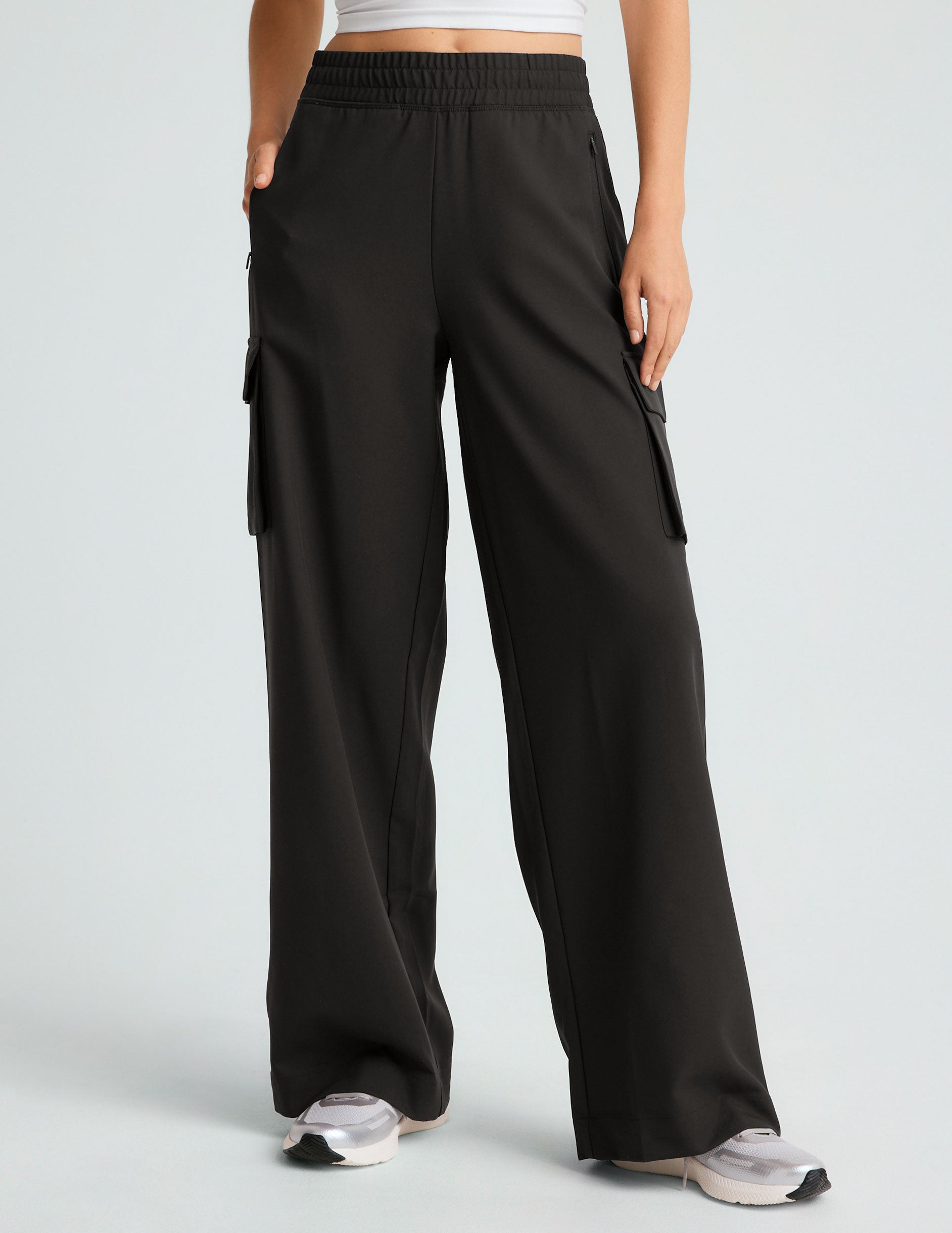 Beyond Yoga Women s City Chic Cargo Pants Black