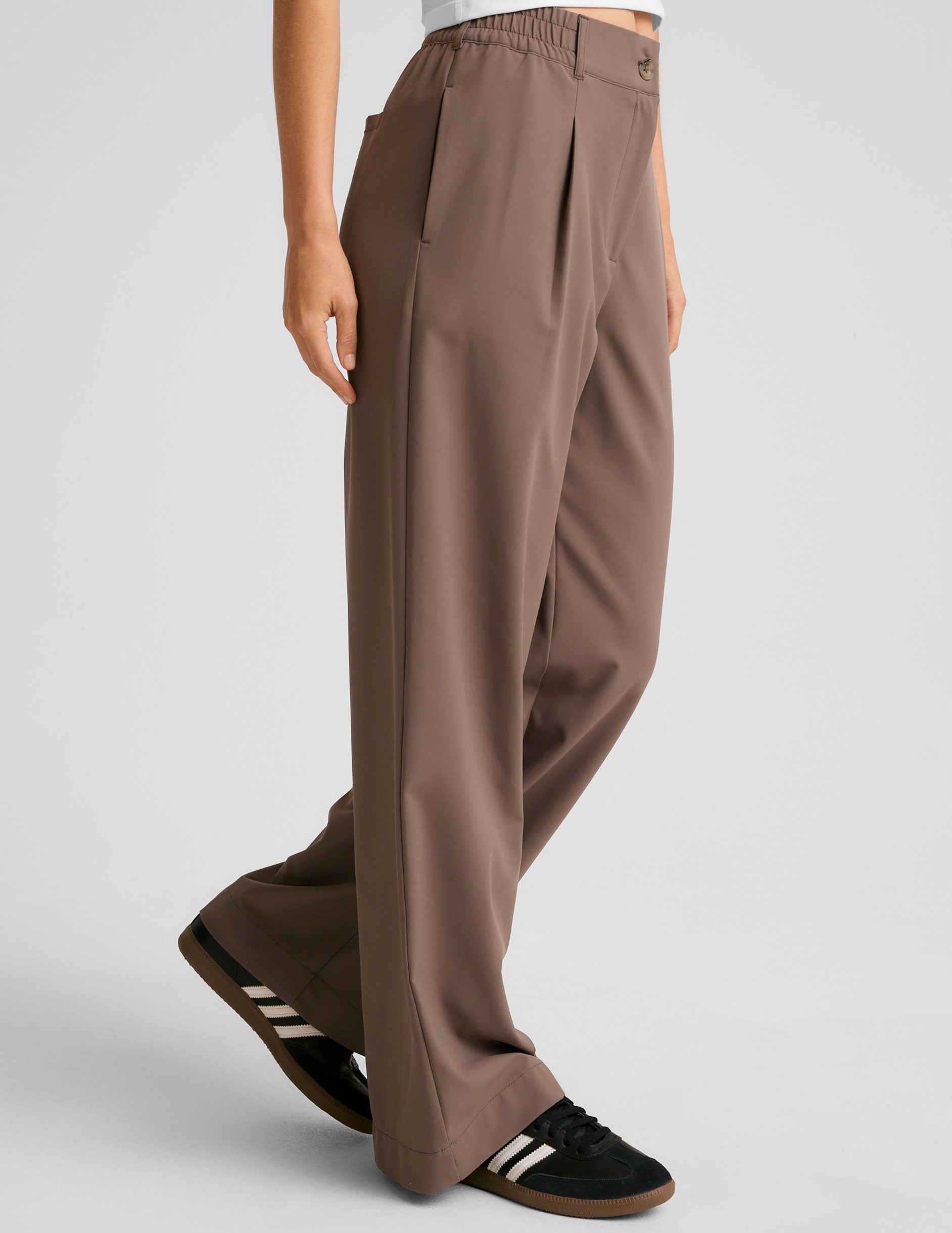 Women's Status Wide Leg Trouser Pants - Khaki | Beyond Yoga