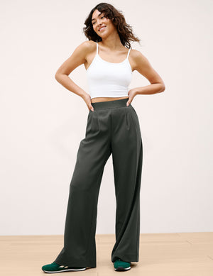 Woman in dark green Elasticated Trouser Pant 31