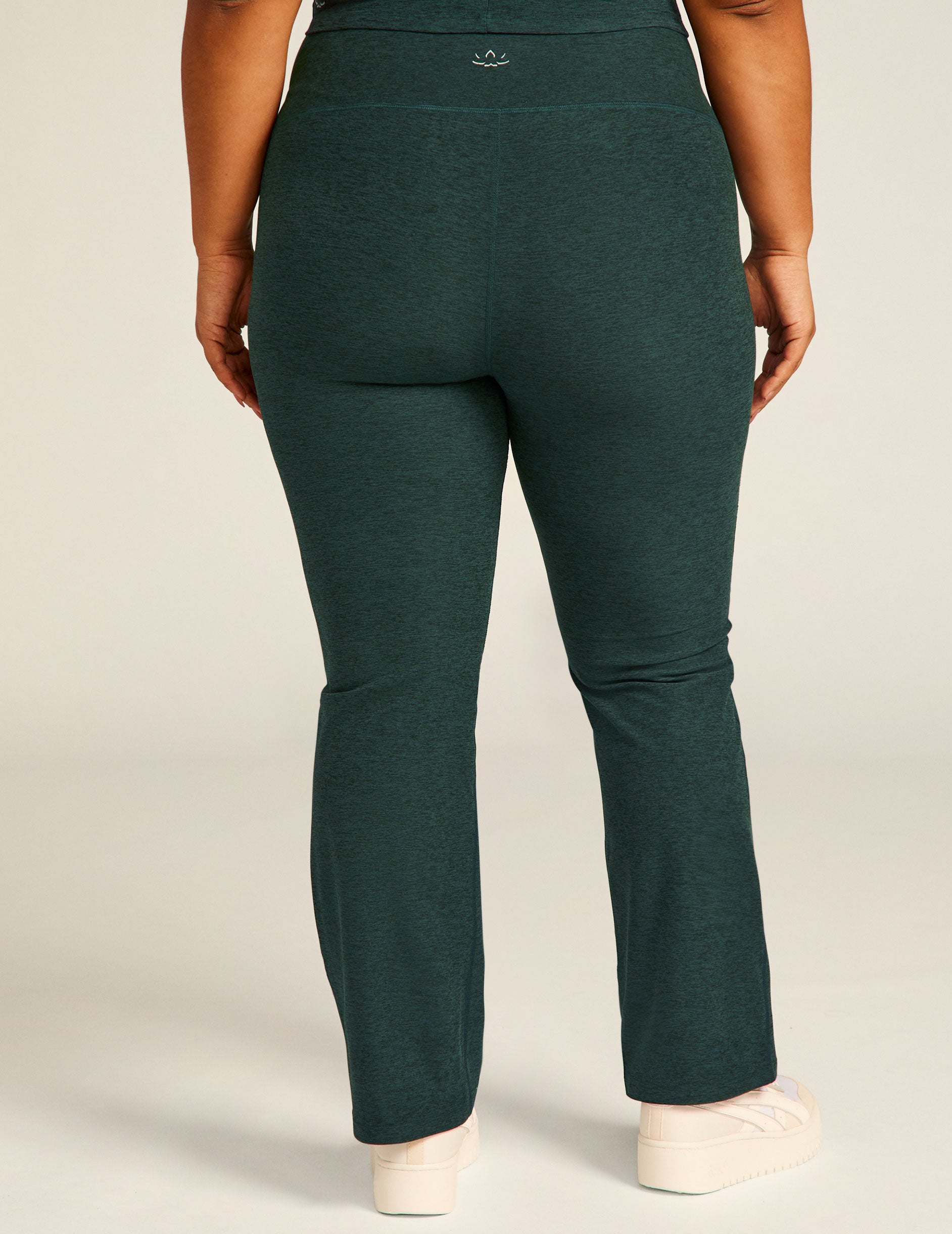 Beyond Yoga High Waisted Practice Pant  Urban Outfitters Mexico - Clothing,  Music, Home & Accessories