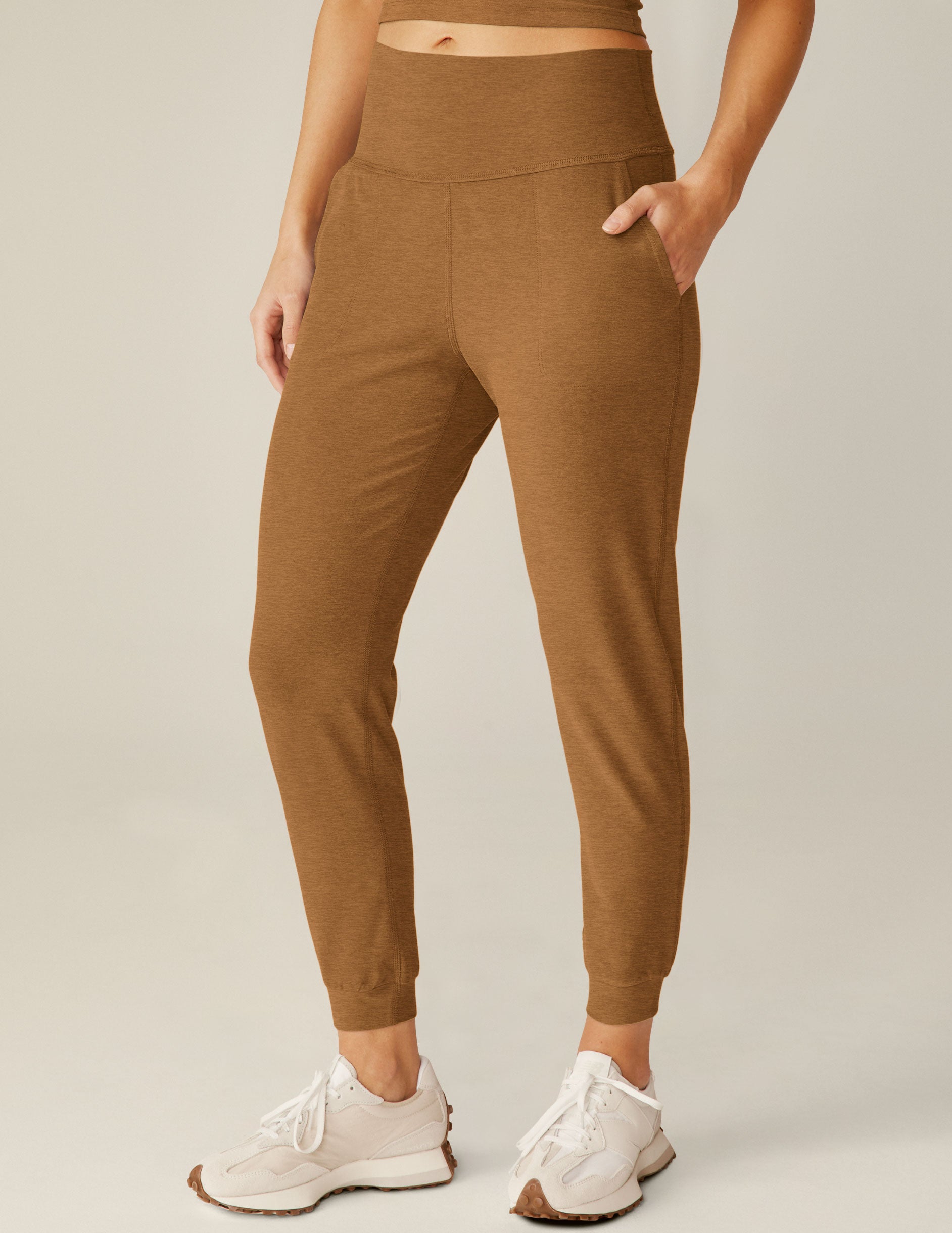 Women's Everyday Soft Ultra High-Rise Leggings - All in Motion Brown XXL 1  ct