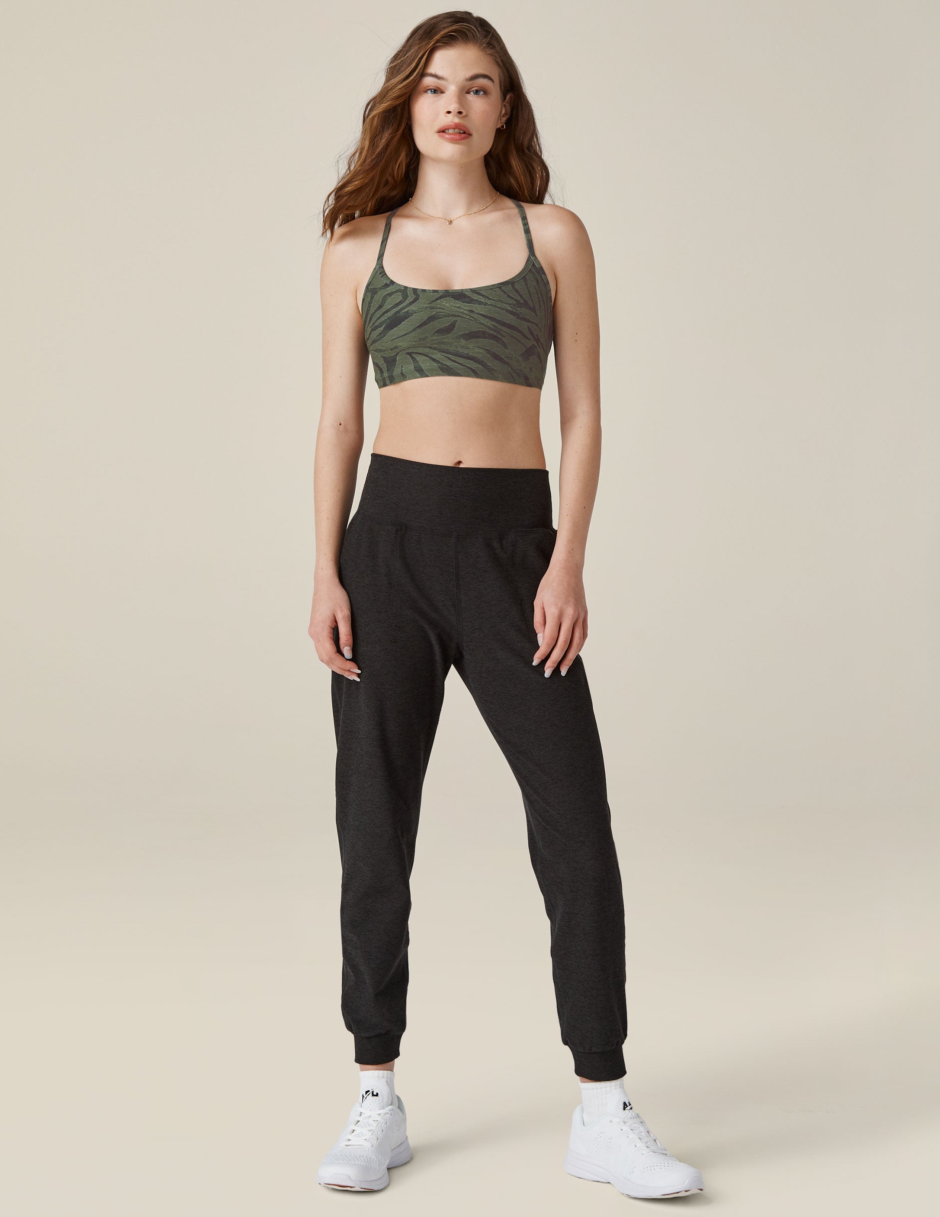  Beyond Yoga Lounge Around Jogger, Light Heather Gray, X-Small  : Clothing, Shoes & Jewelry