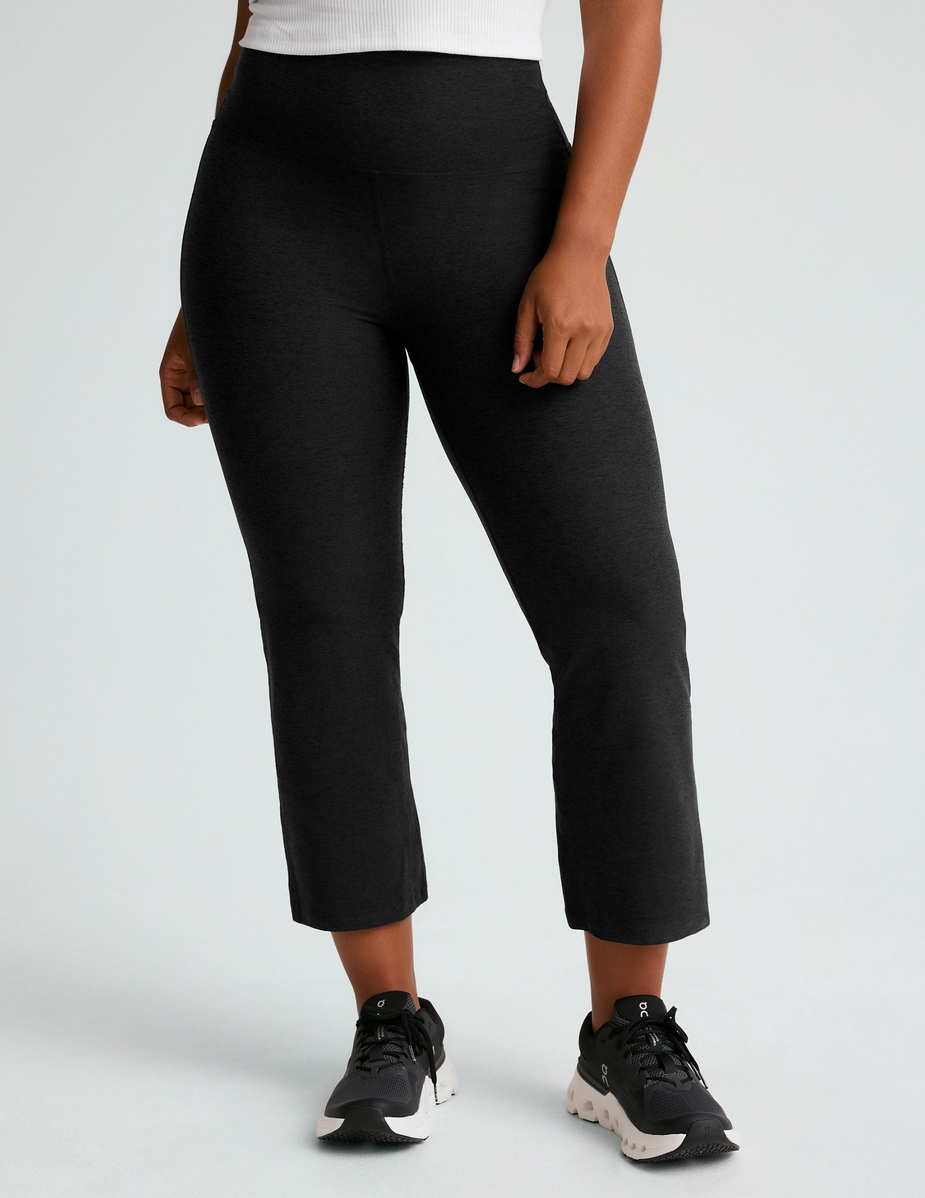 black cropped pant