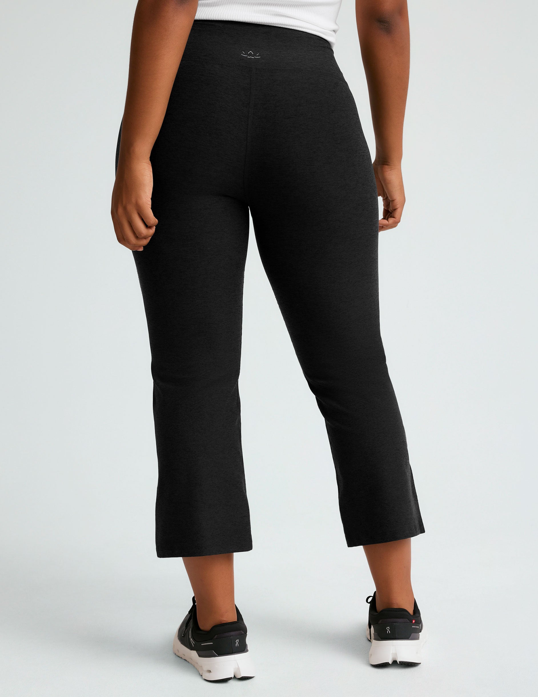 black cropped pant