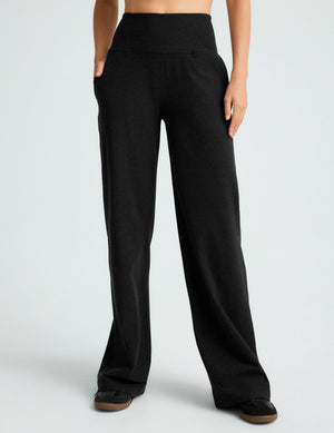 Black Spacedye Laid Back Wide Leg Pant Short featuring a high waistband and side pockets in a relaxed silhouette.