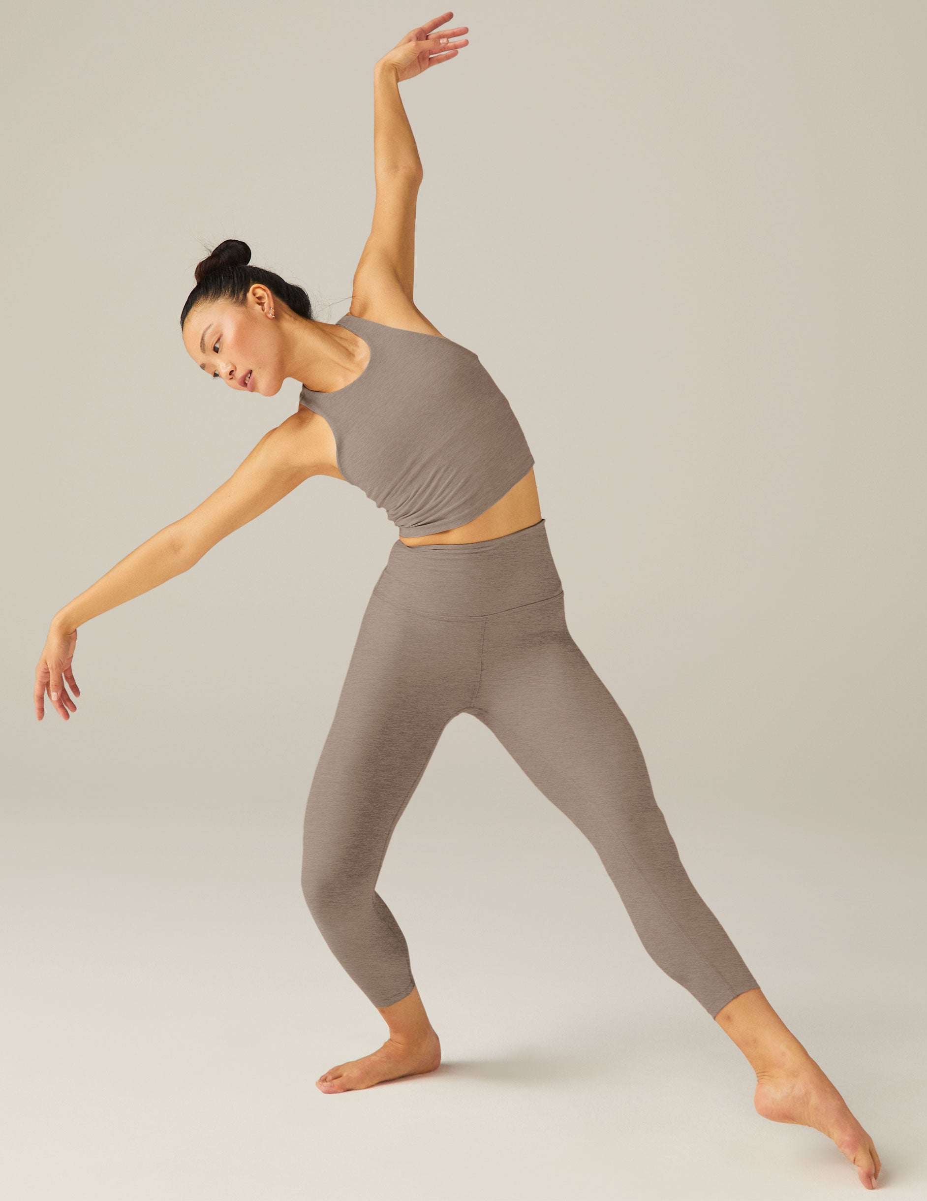  Beyond Yoga Side Gathered Capri Legging, Large), : Yoga Pants  : Clothing, Shoes & Jewelry