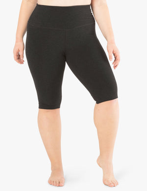Spacedye Pedal Pusher High Waisted Legging in charcoal gray marled fabric with a snug fit, hitting below the knee.