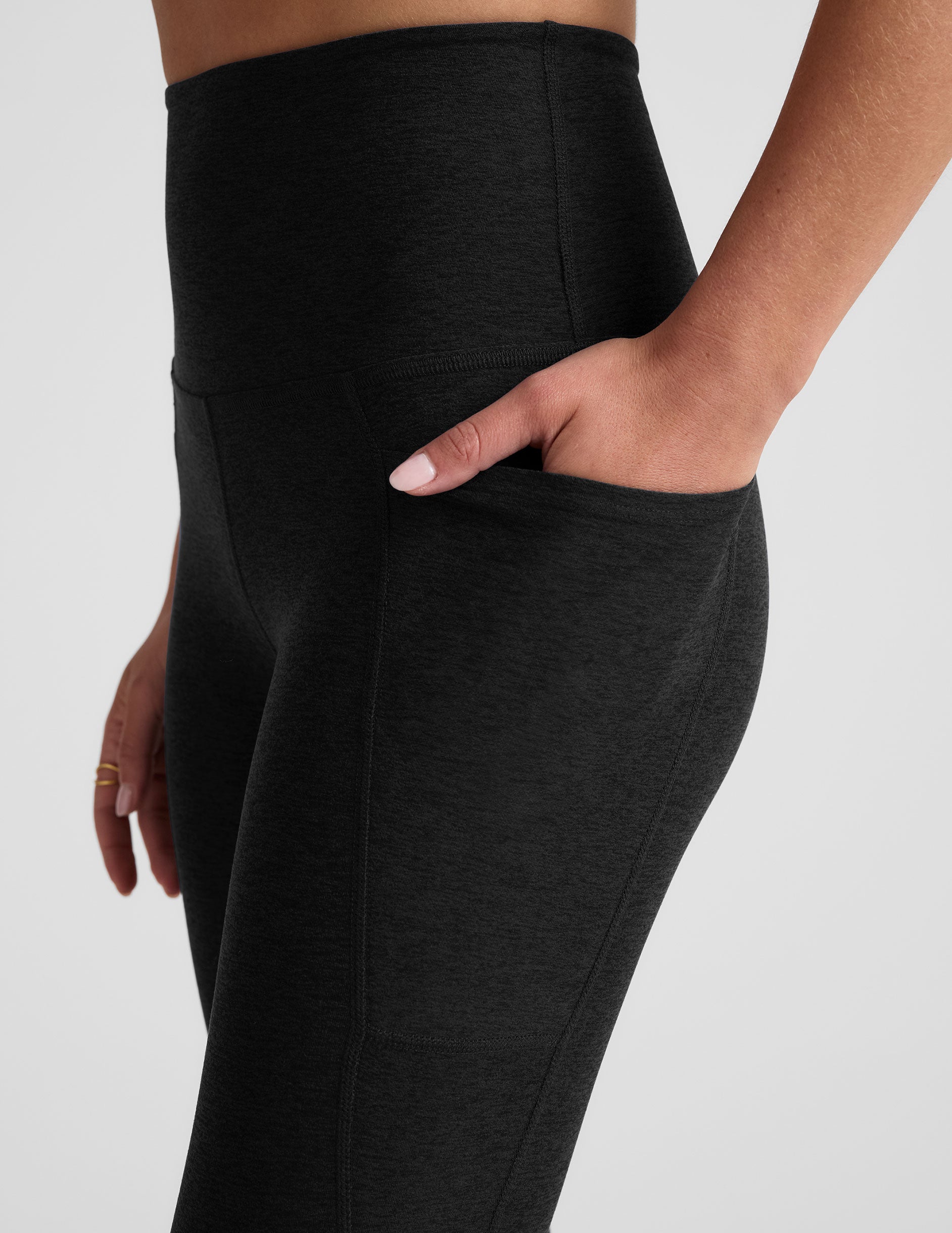 black high waisted midi pocket legging