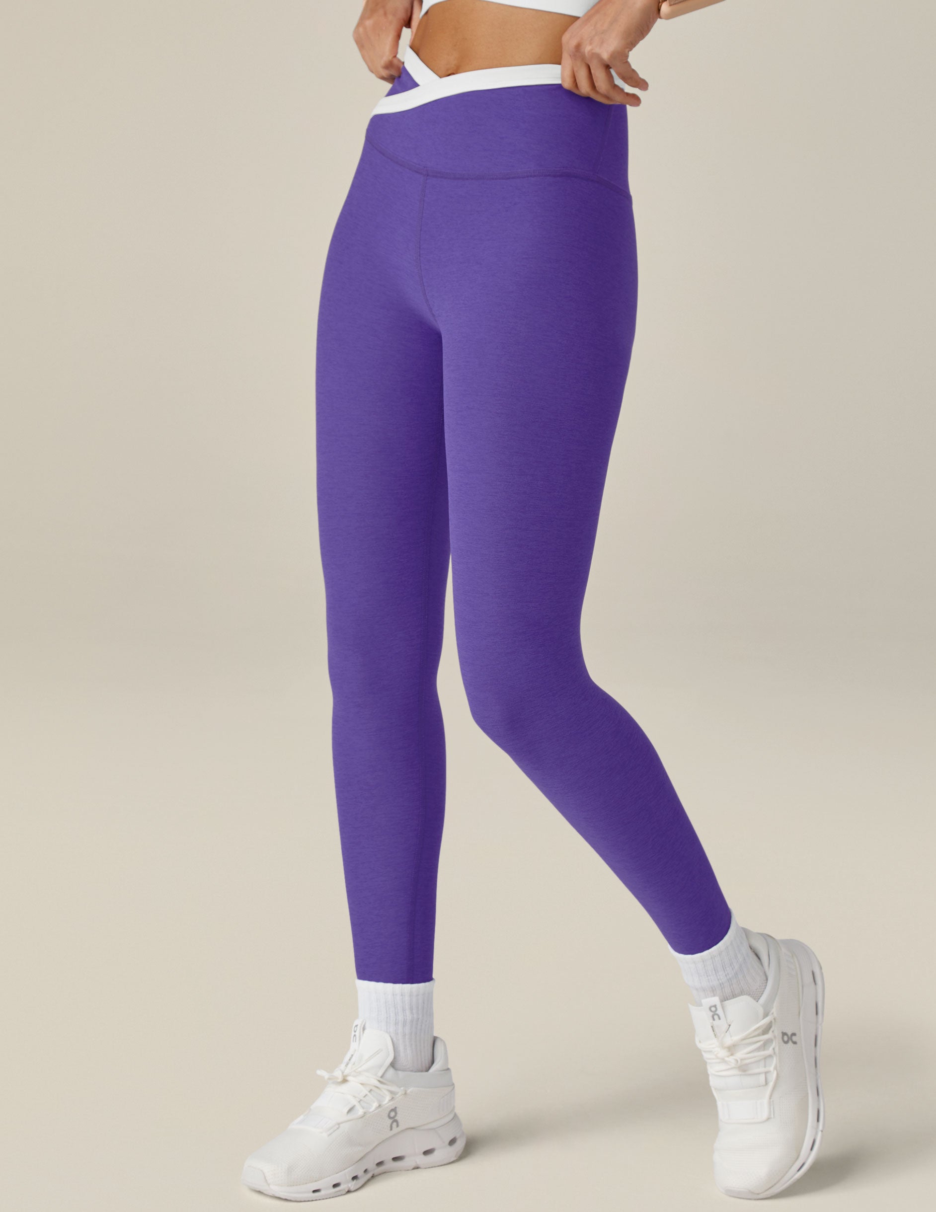 Solid Purple Crossover Waist Leggings With Pockets – Sunia Yoga