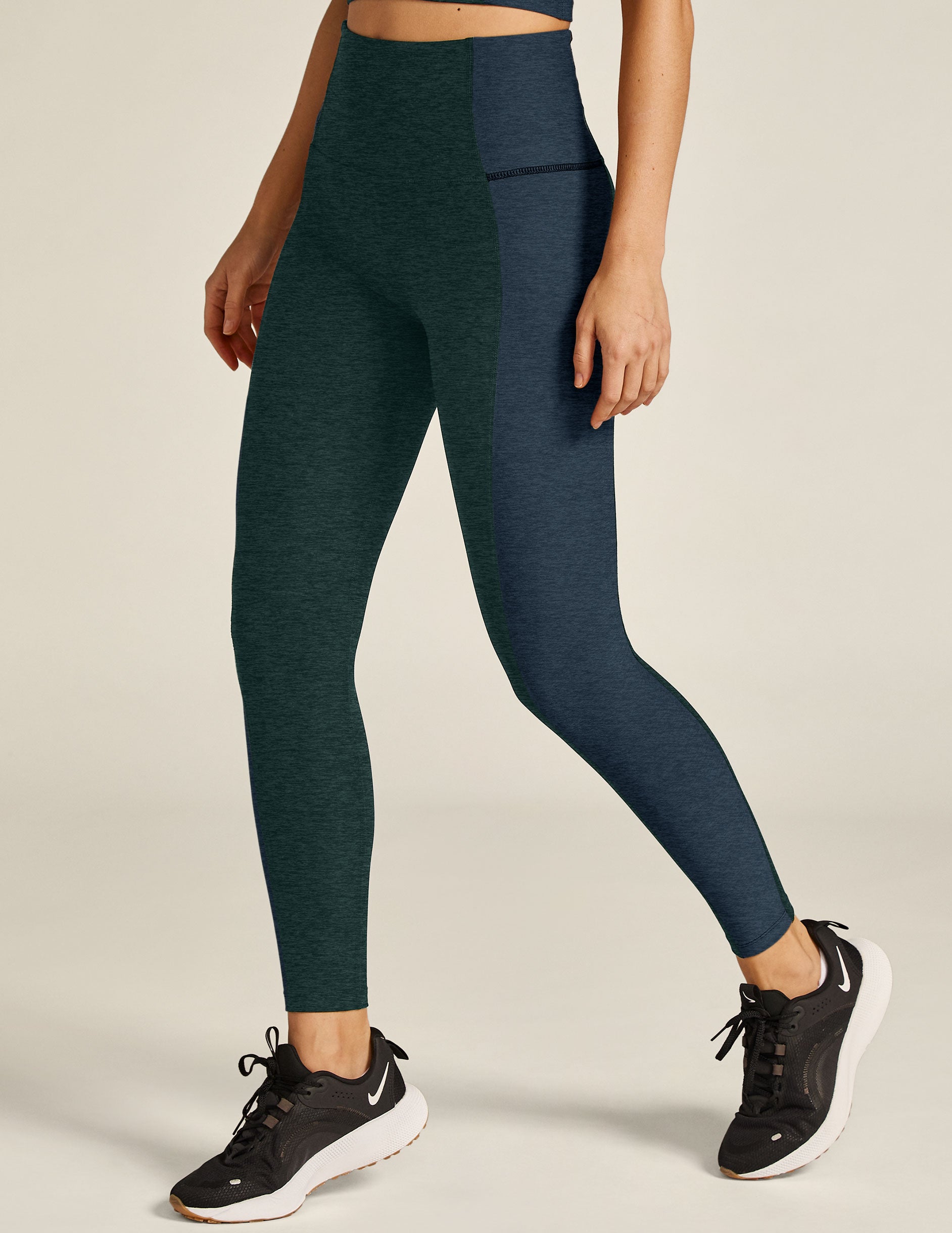 Fortitude activewear stretchy yoga or jogging leggings. Black accents on  sides