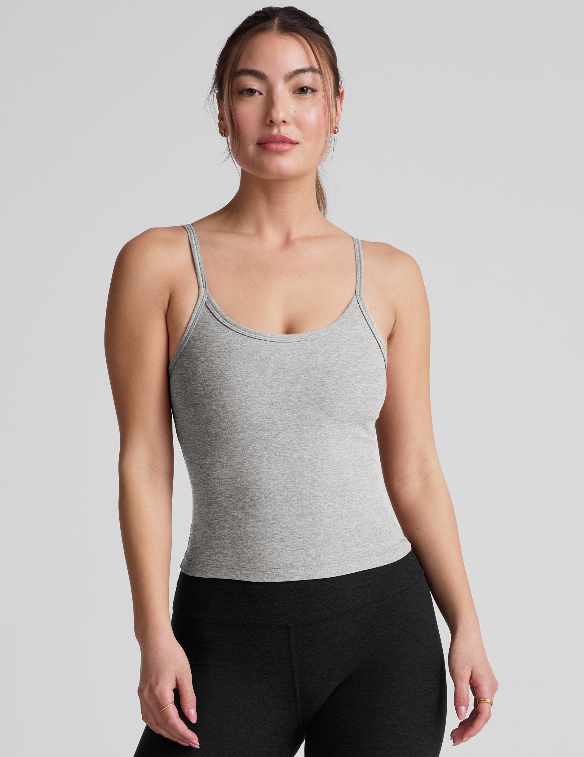 gray tank top