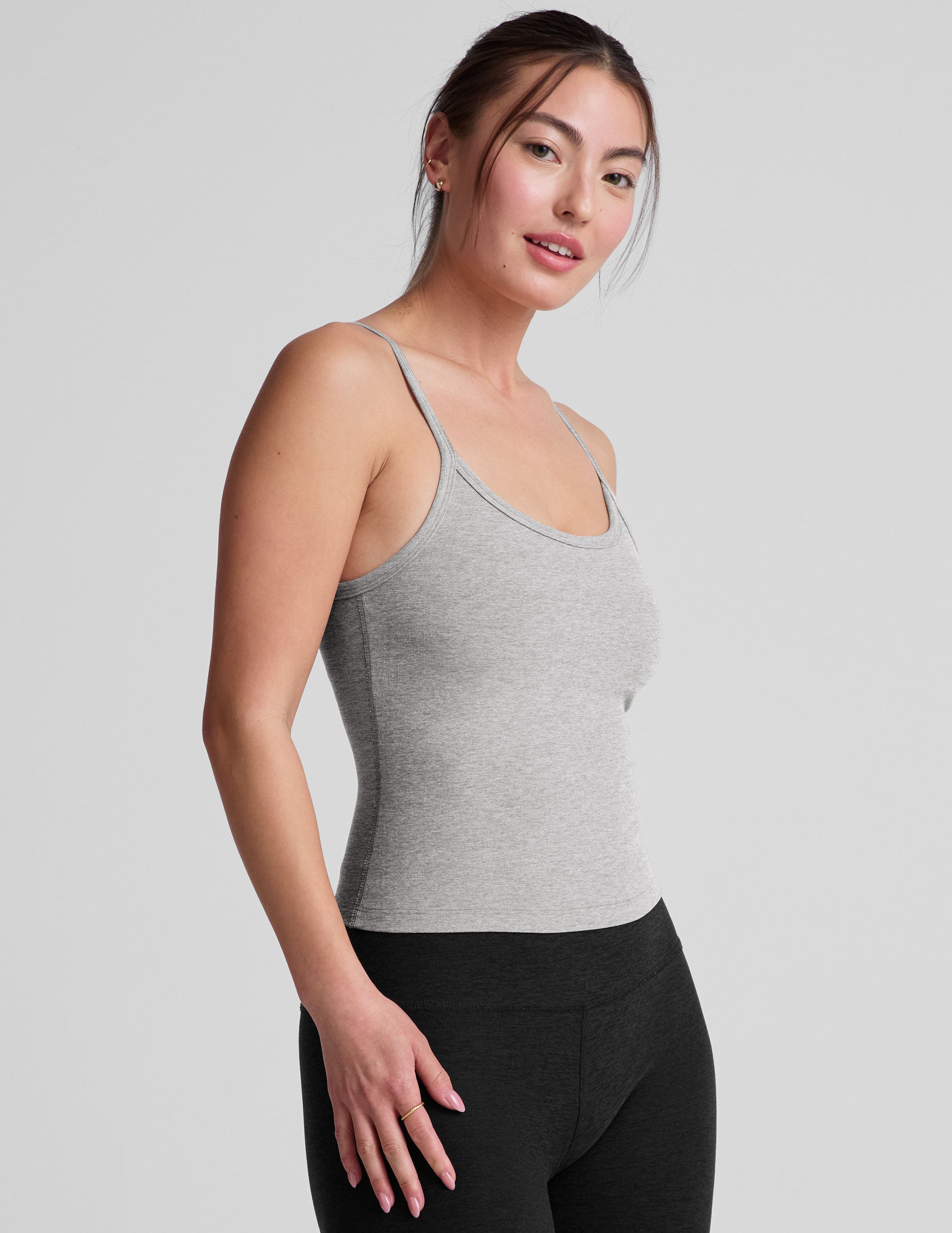 gray tank top