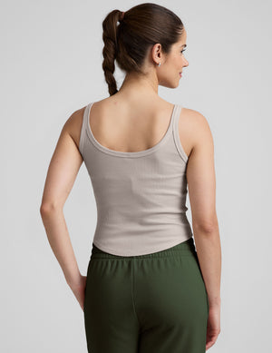 brown scoop neck ribbed tank top. 