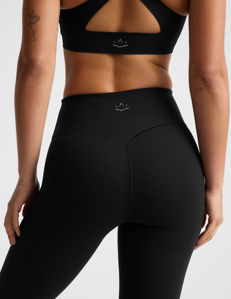 glowzone™ High Waisted Midi Legging