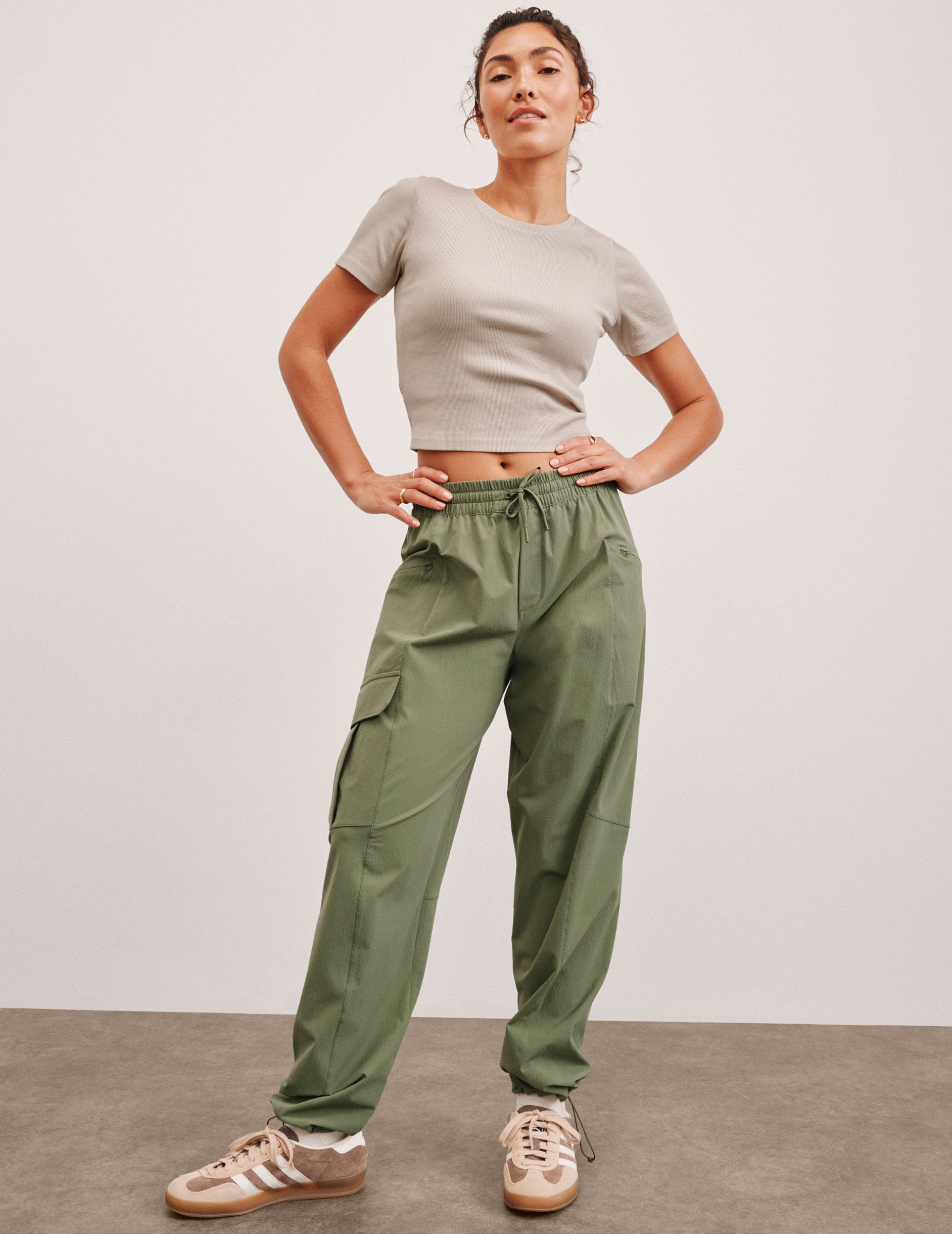 Women's Relaxed Fit Cargo Peak Pants - Olive Branch | Beyond Yoga